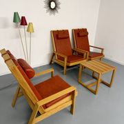 Scandinavian design lounge set in pine with 3 lounge chairs and a table from the 70s.