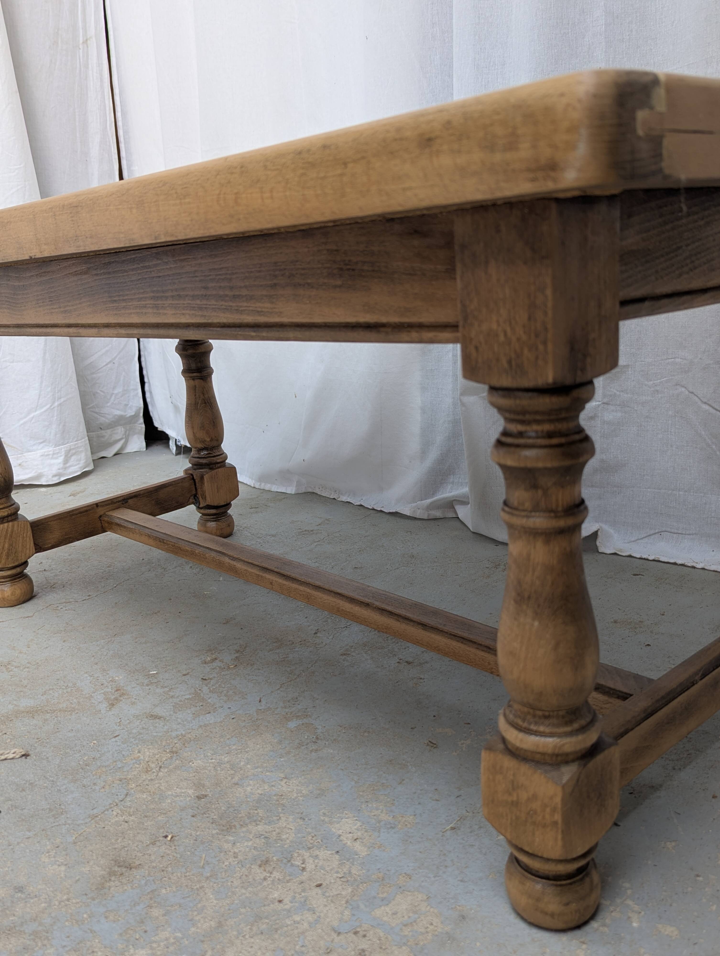 Tiled coffee table - Modern rounded tiling