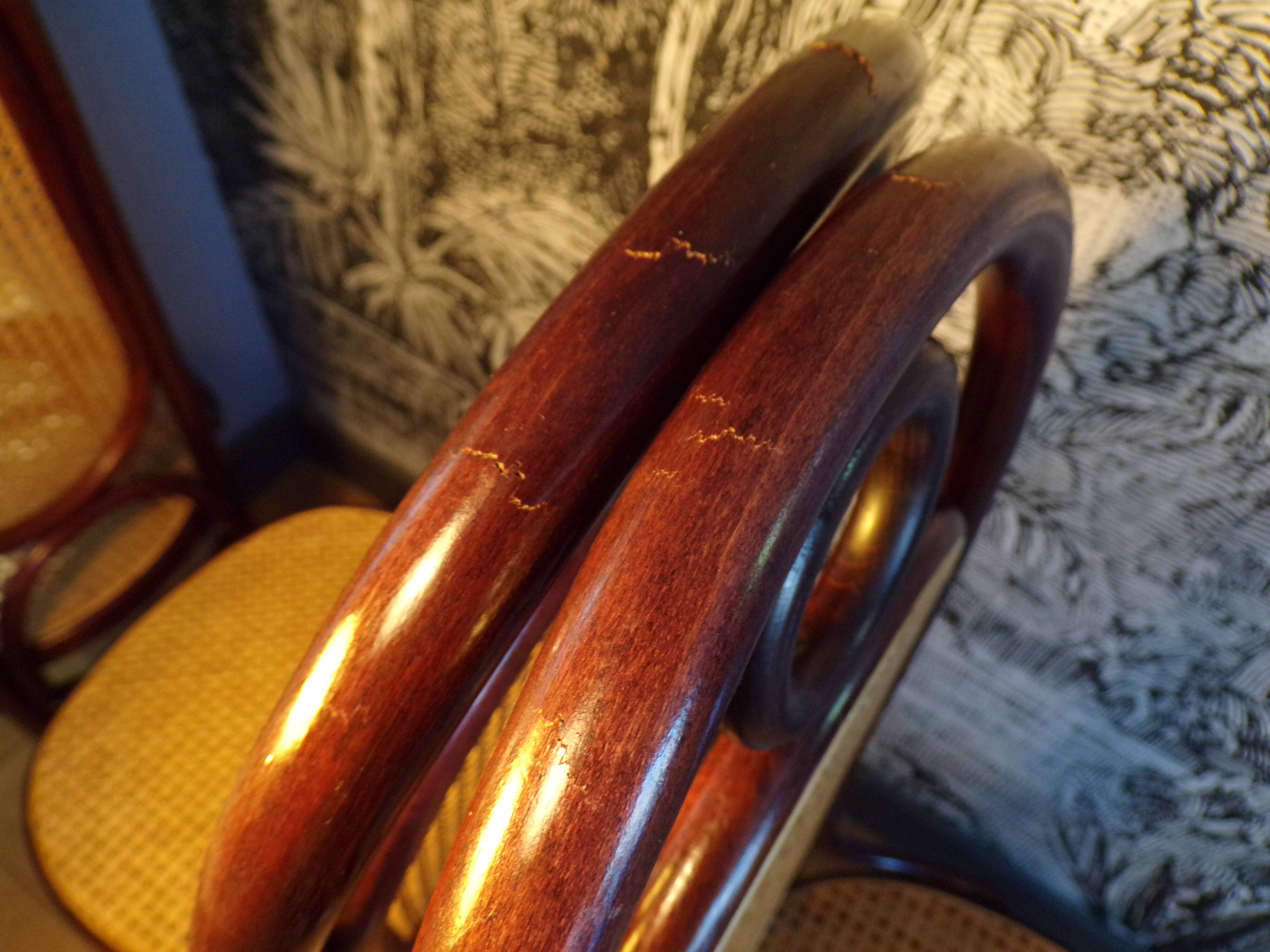 Suite 4 chaises de Repas Thonet 207R