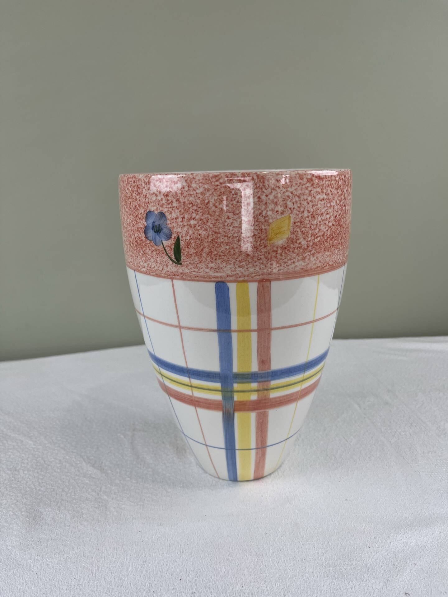 Vase à carreaux vintage