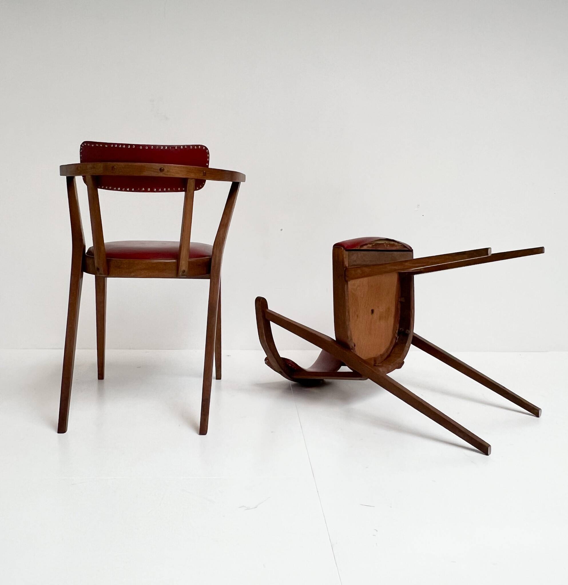 2 chaises modèle 209 par Thonet, années 1940