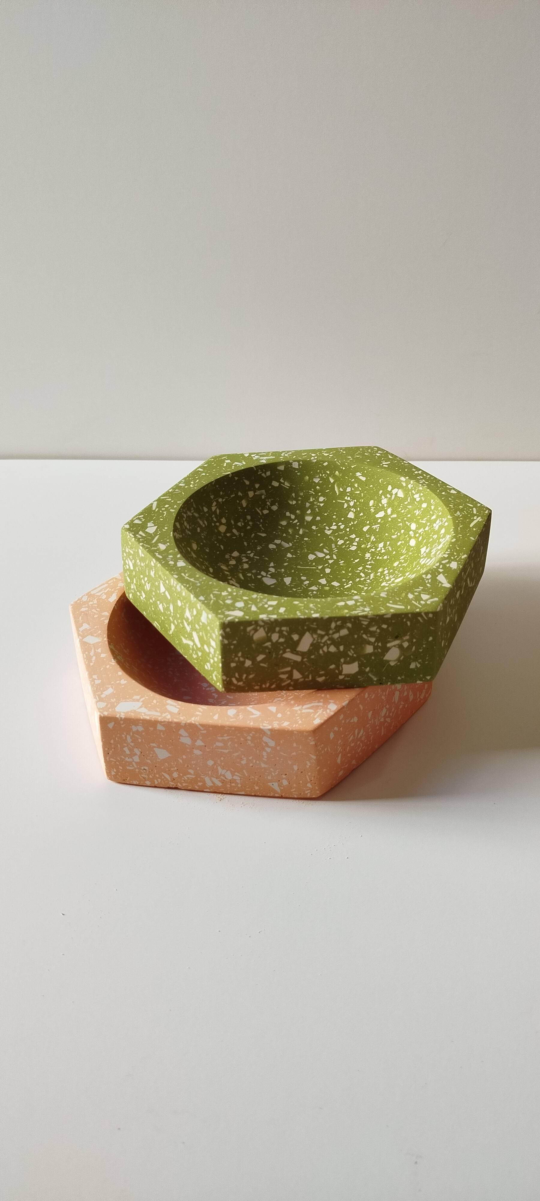La rosca - hexagonal terrazzo tray - green