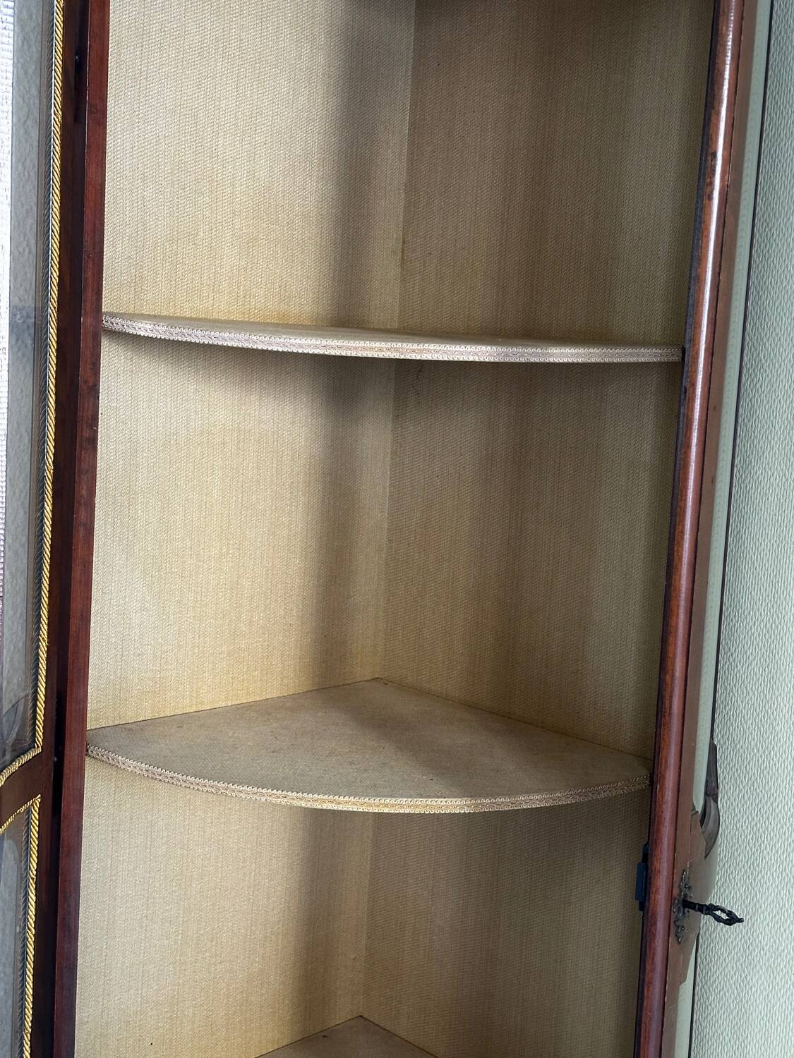 Corner display cabinet veneered in mahogany - Victorian - 20th century