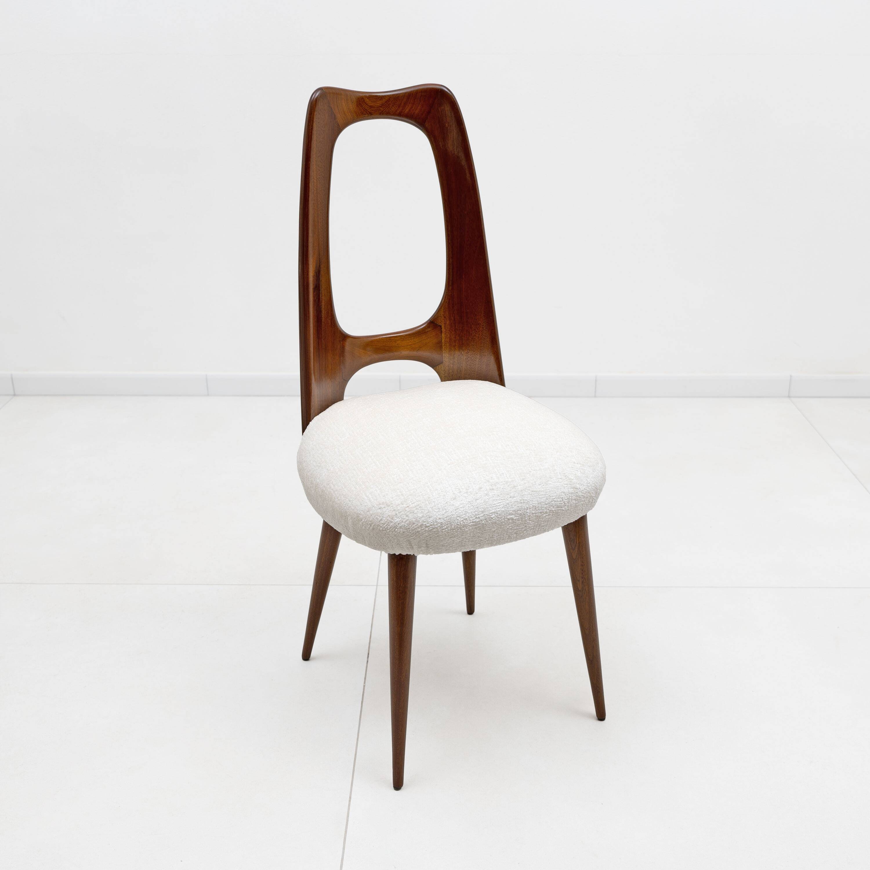 Set of Four Mid-Century Italian Walnut Dining Chairs by Vittorio Dassi, 50'