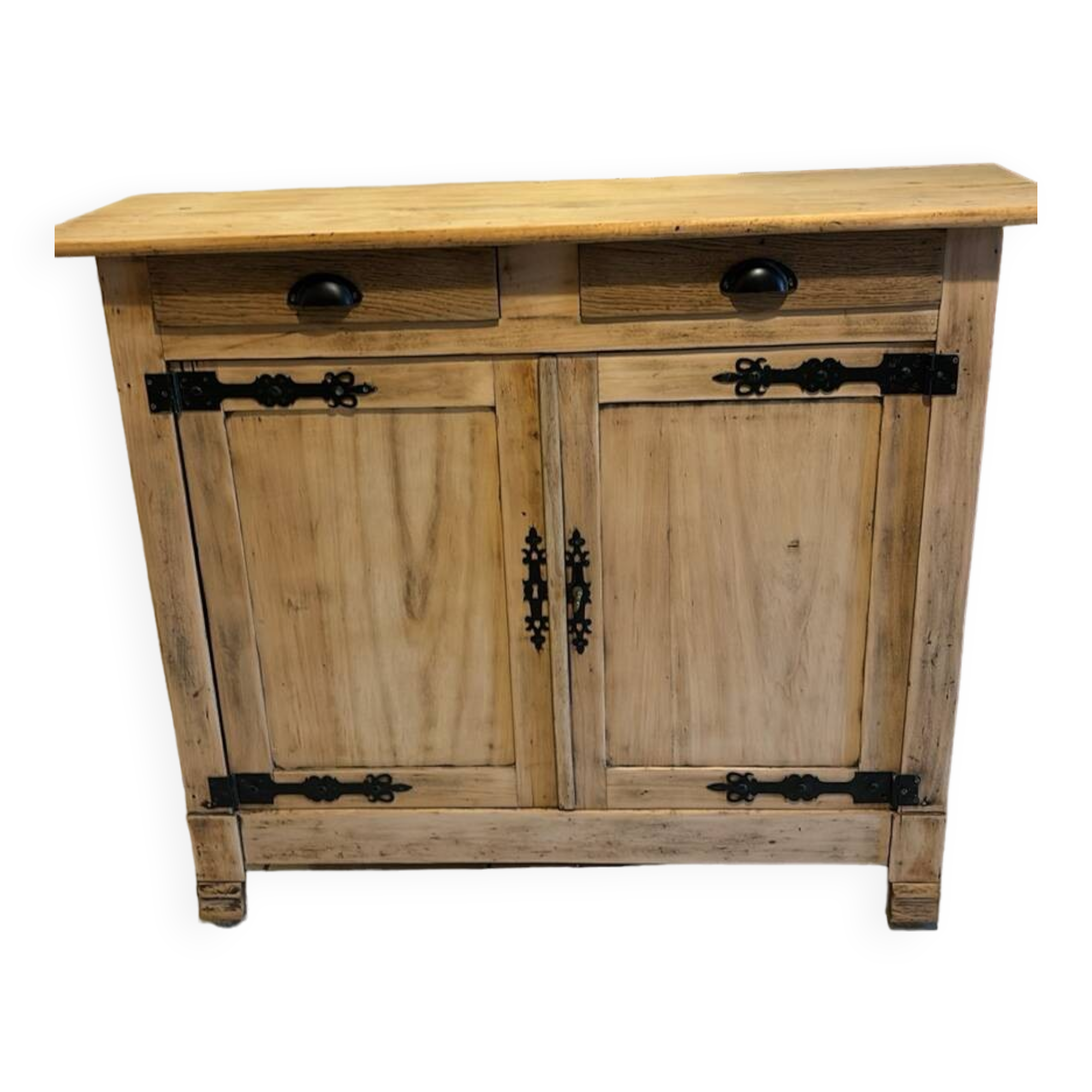 Parisian buffet in raw wood