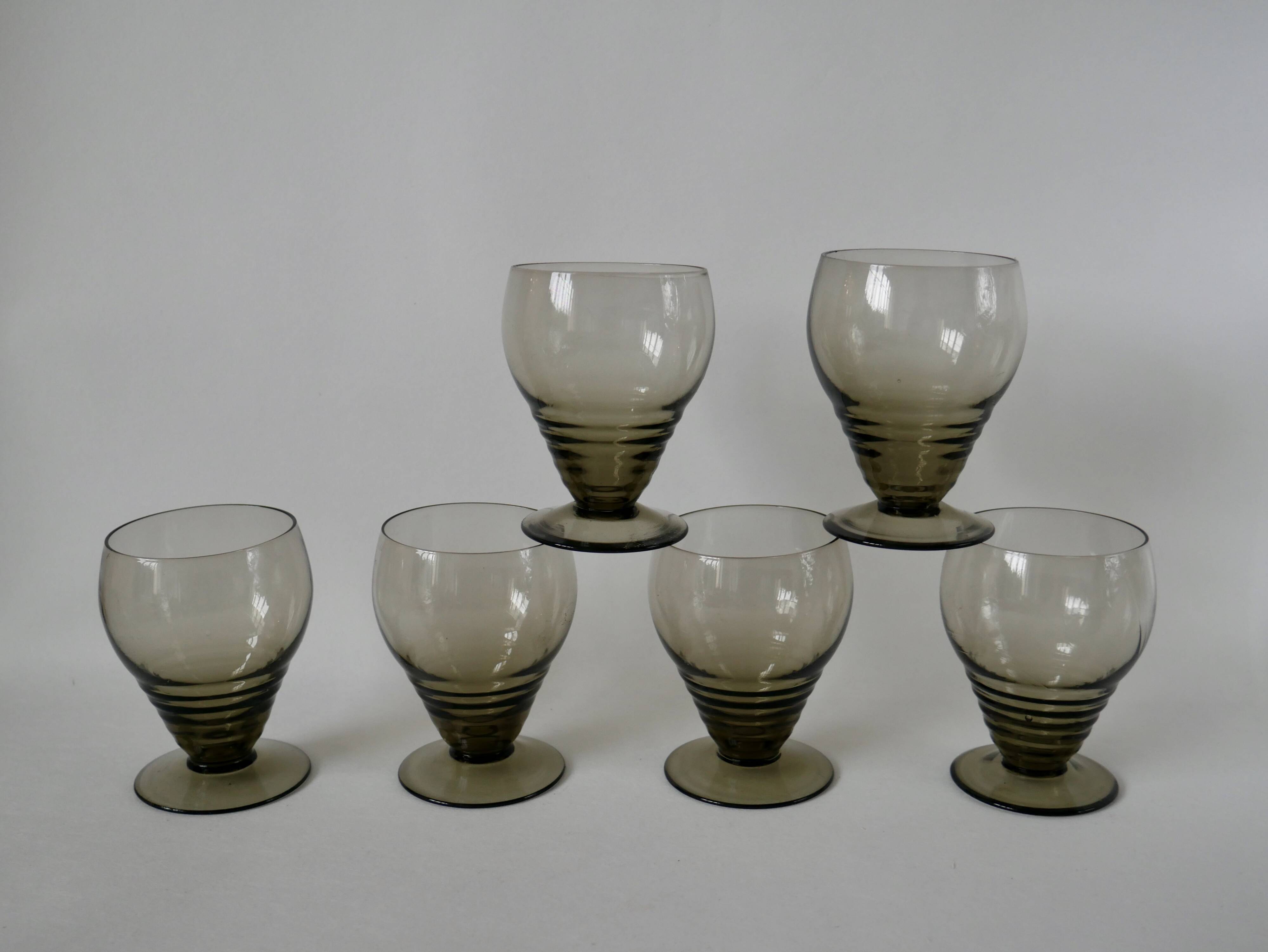 Set of 6 small art deco design wine glasses in smoked glass from the 30s and 40s