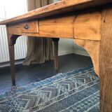 Farm table