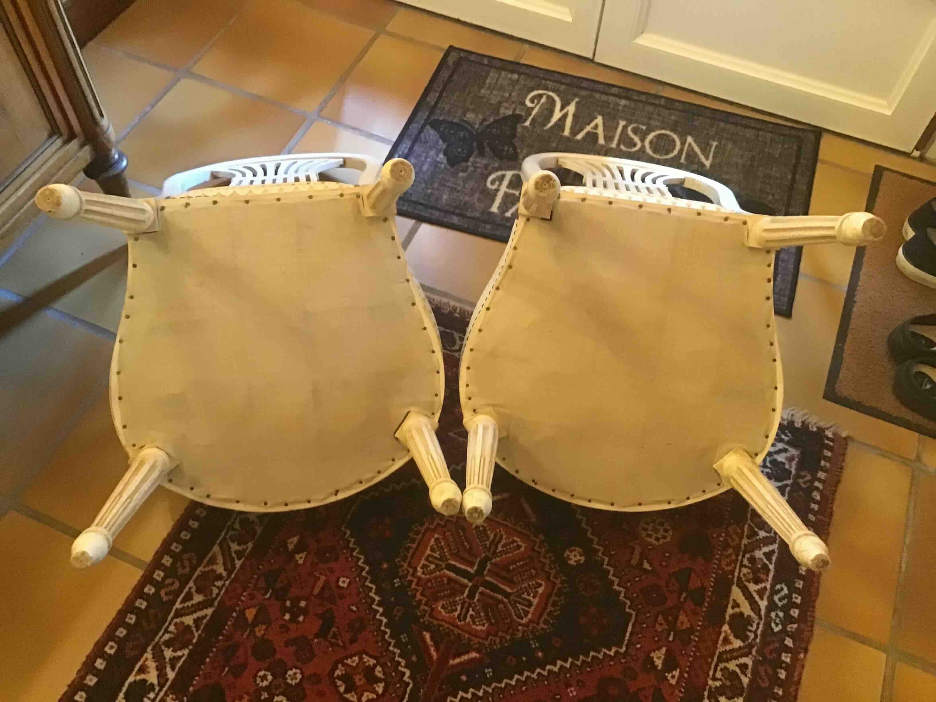 Paire de chaises à dossier « lyre » de style Louis XVI