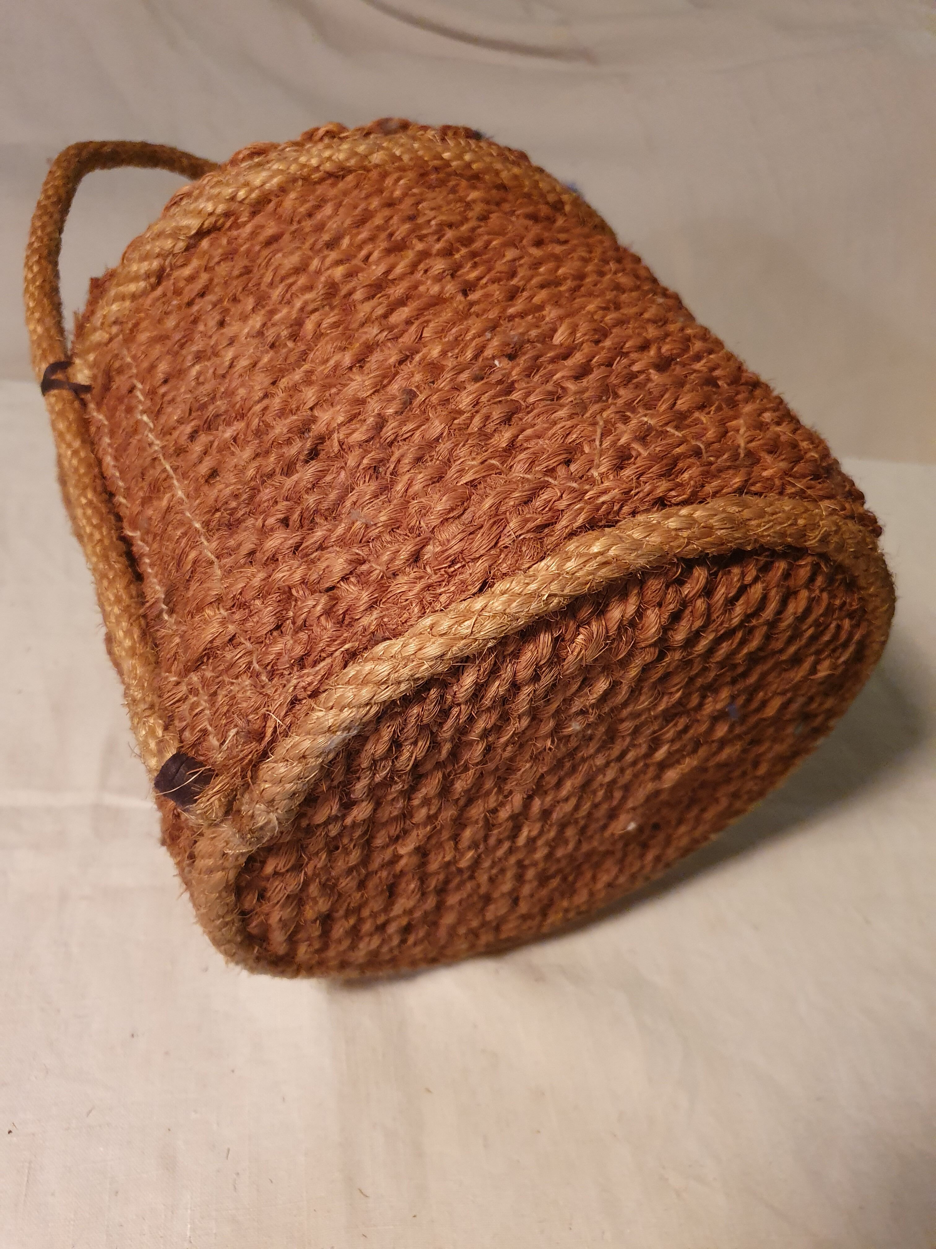 Braided rope basket