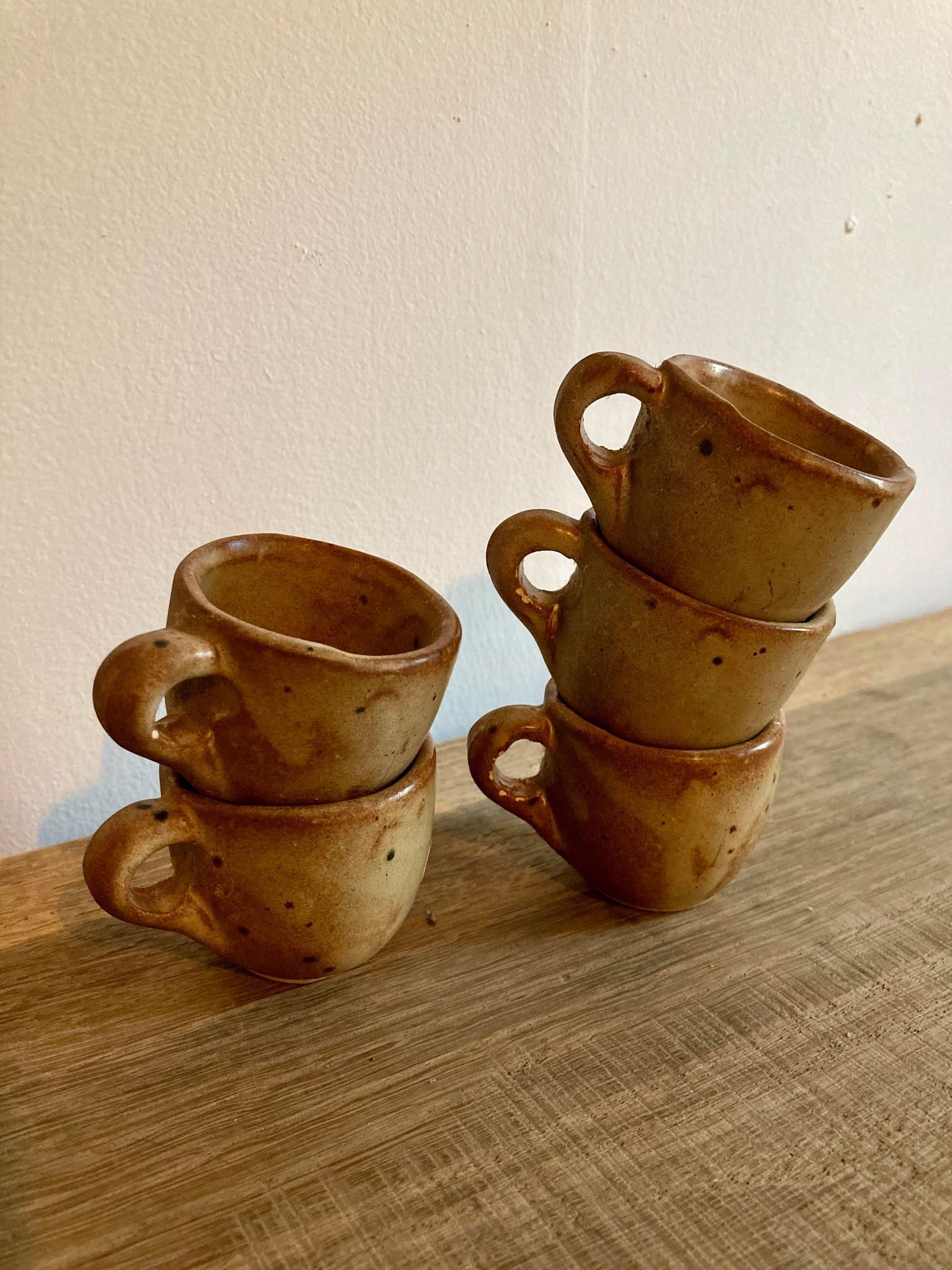 Lot of 5 cups sandstone