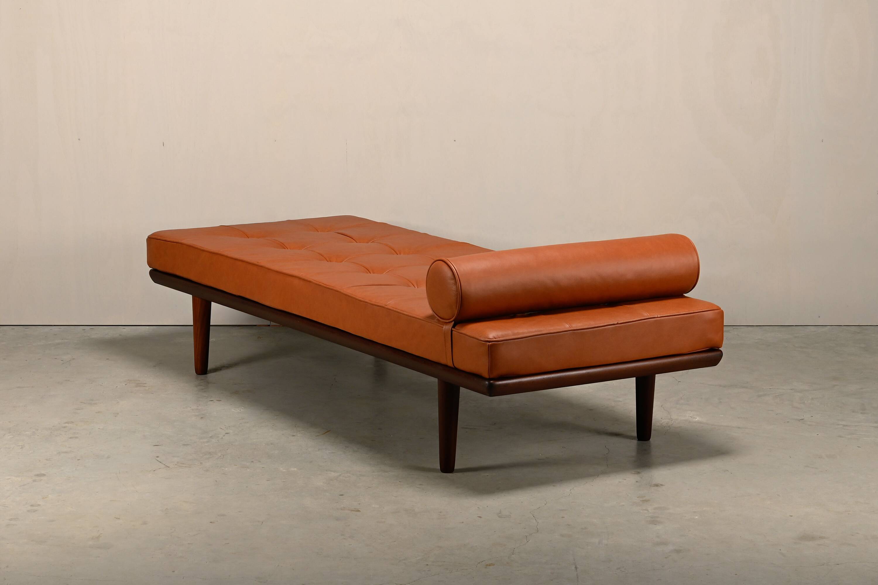 Hans J. Wegner GE19 Daybed in Teak and Camel Leather for Getama Denmark