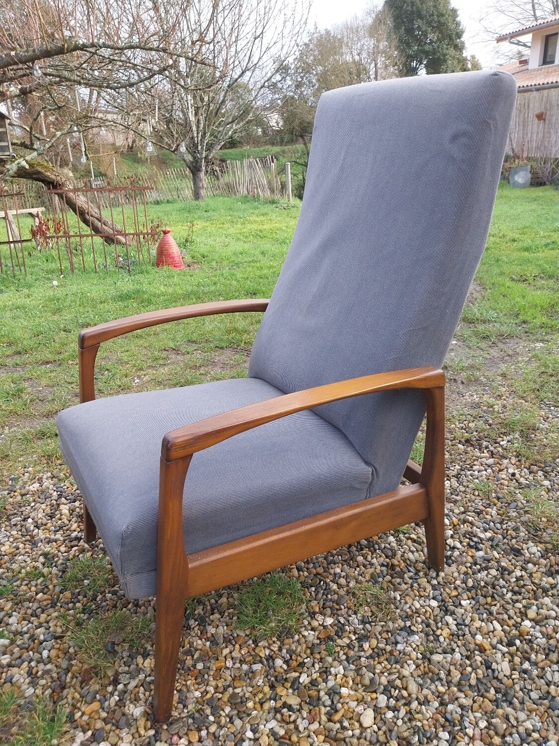 Scandinavian chaise longue armchair