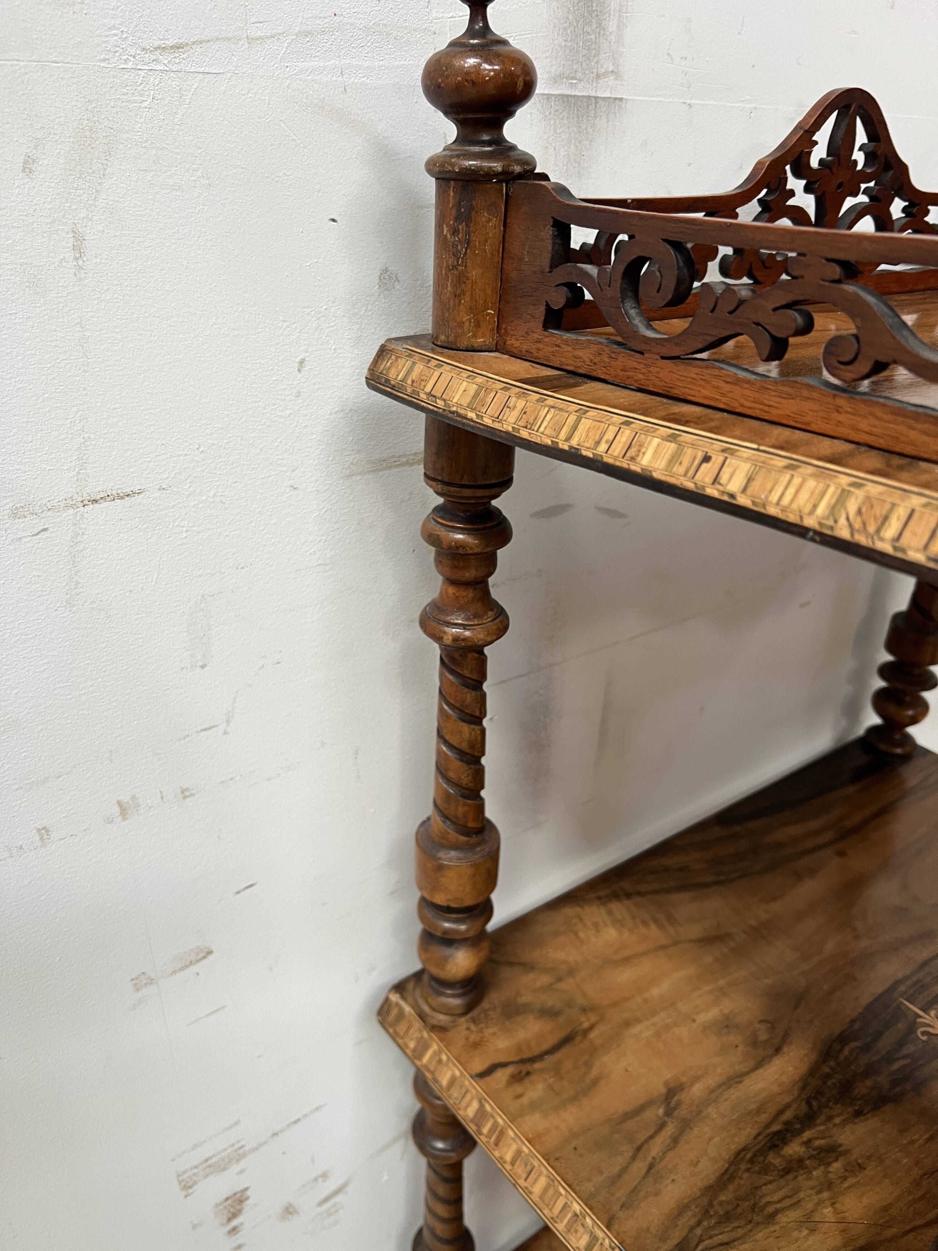 Napoleon III display stand in marquetry mahogany, 19th century.
