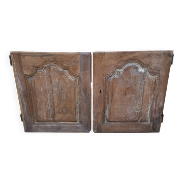 Vieilles portes de buffet