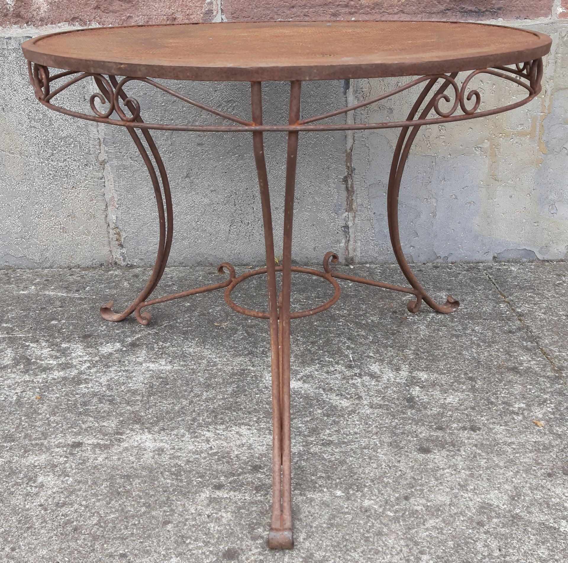 Table de jardin en fer forgé