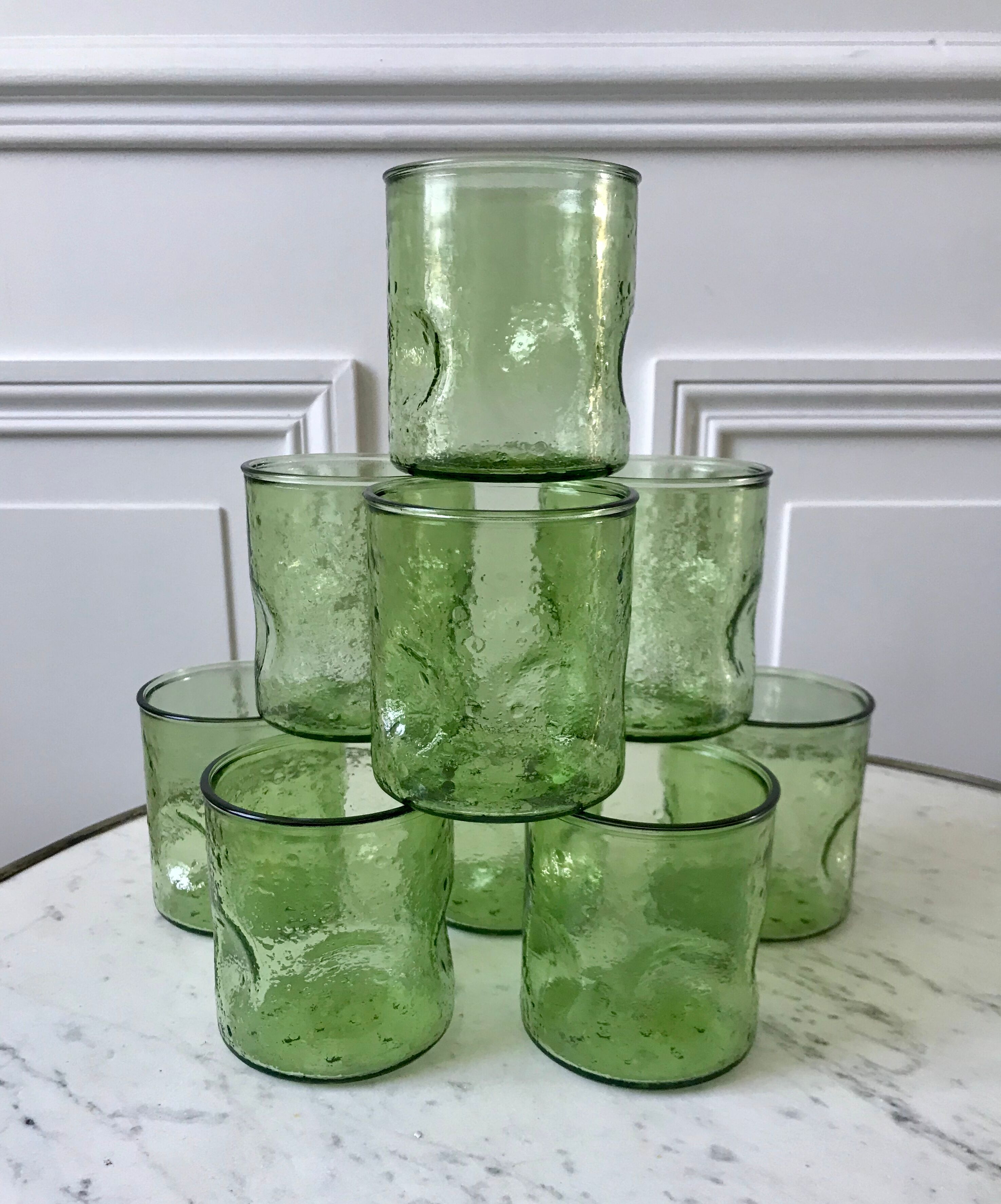 Set of decanter and 9 green glasses in bubbled glass 70s