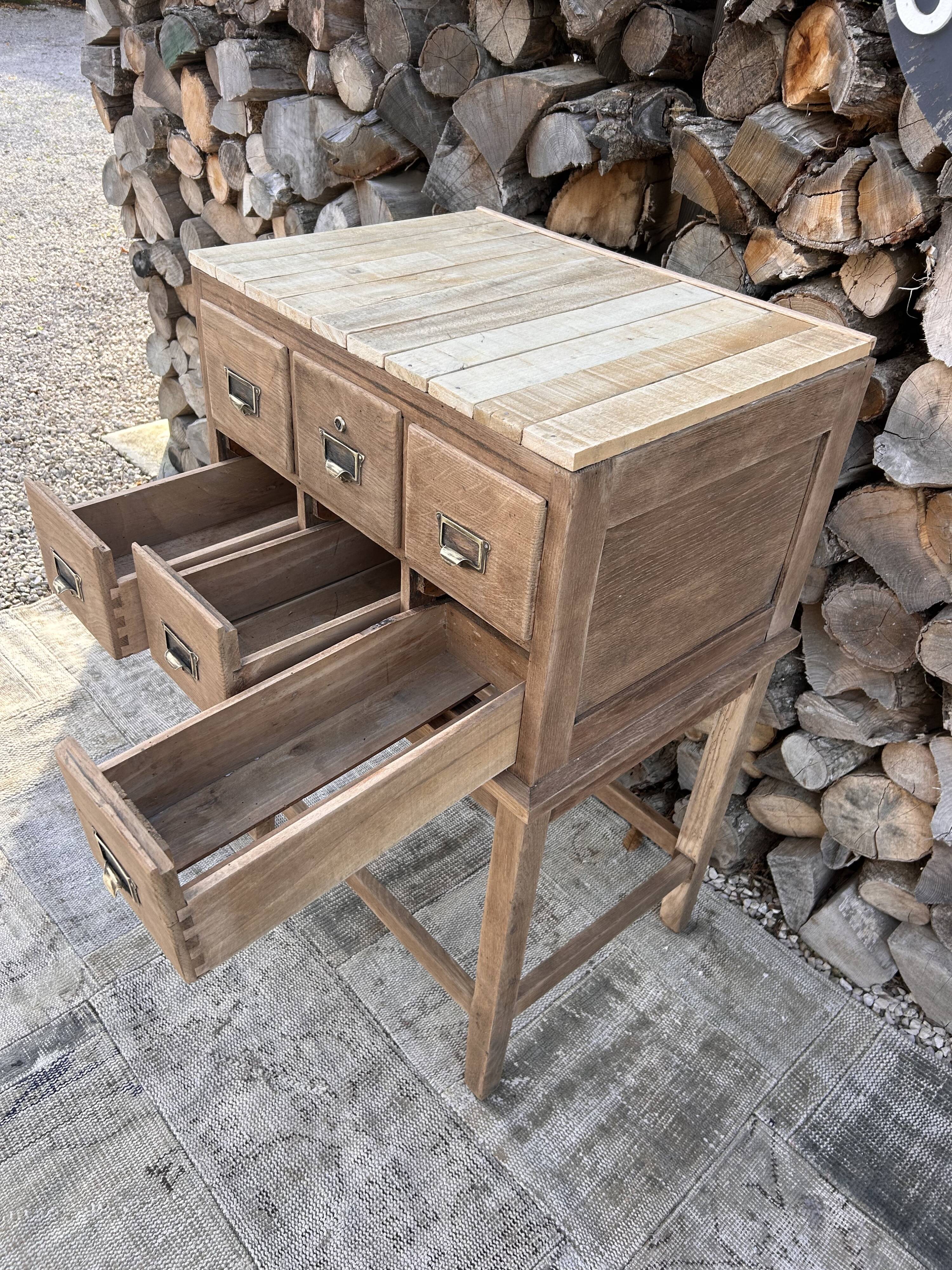 Meuble métier / Meuble à tiroirs