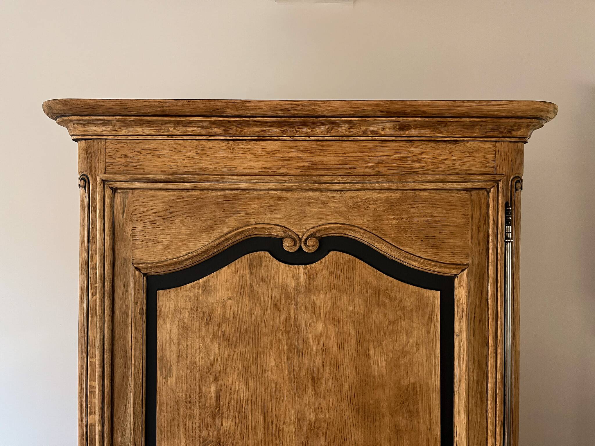 Old solid wood hosiery