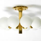 Plafonnier en laiton des années 1960 de style Space Age avec 10 boules en verre par Kaiser.