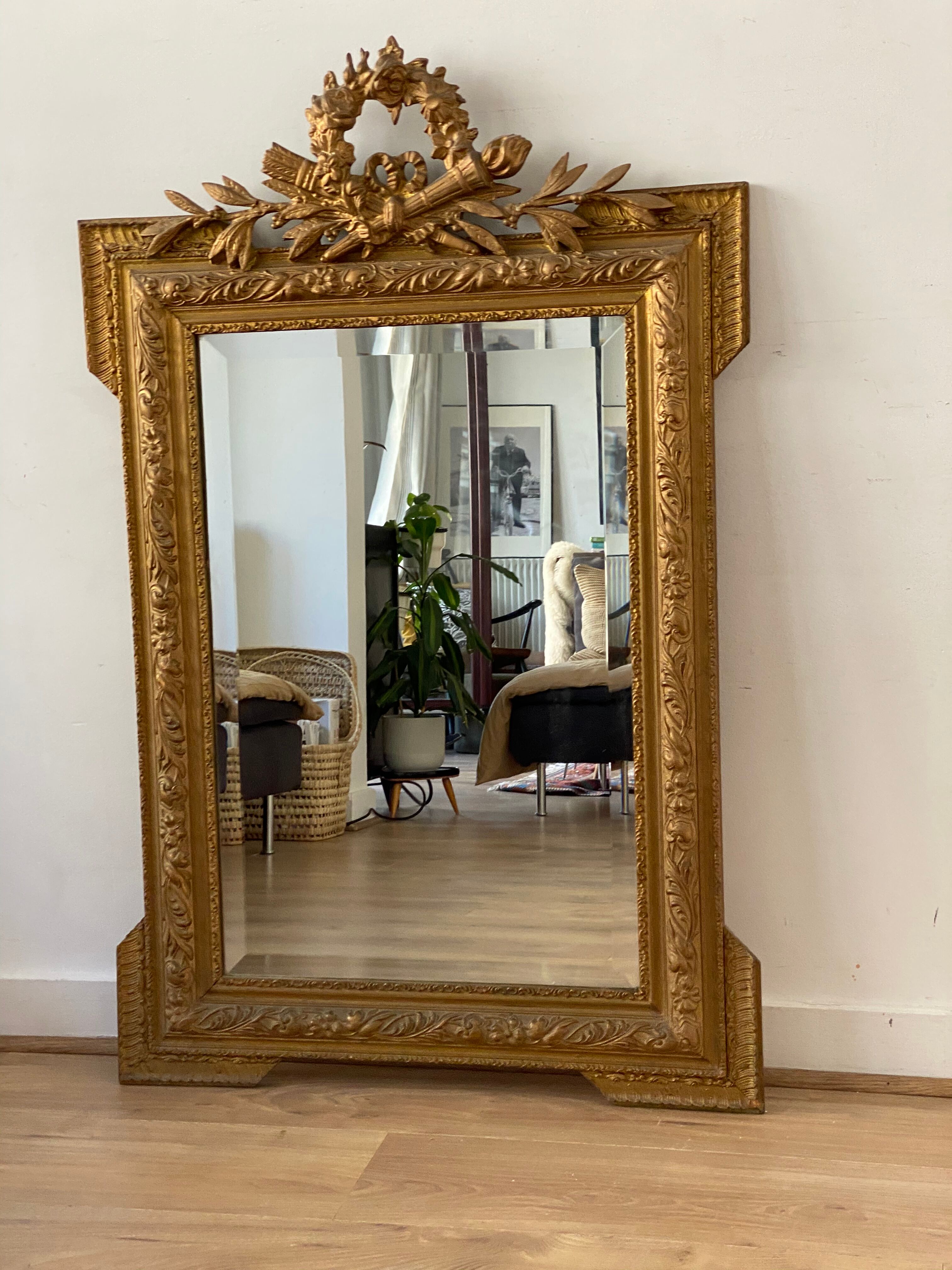 Old mirror with pediment  72x112cm