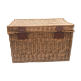 Vintage rattan malle