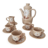 Coffee service coffee maker and cups