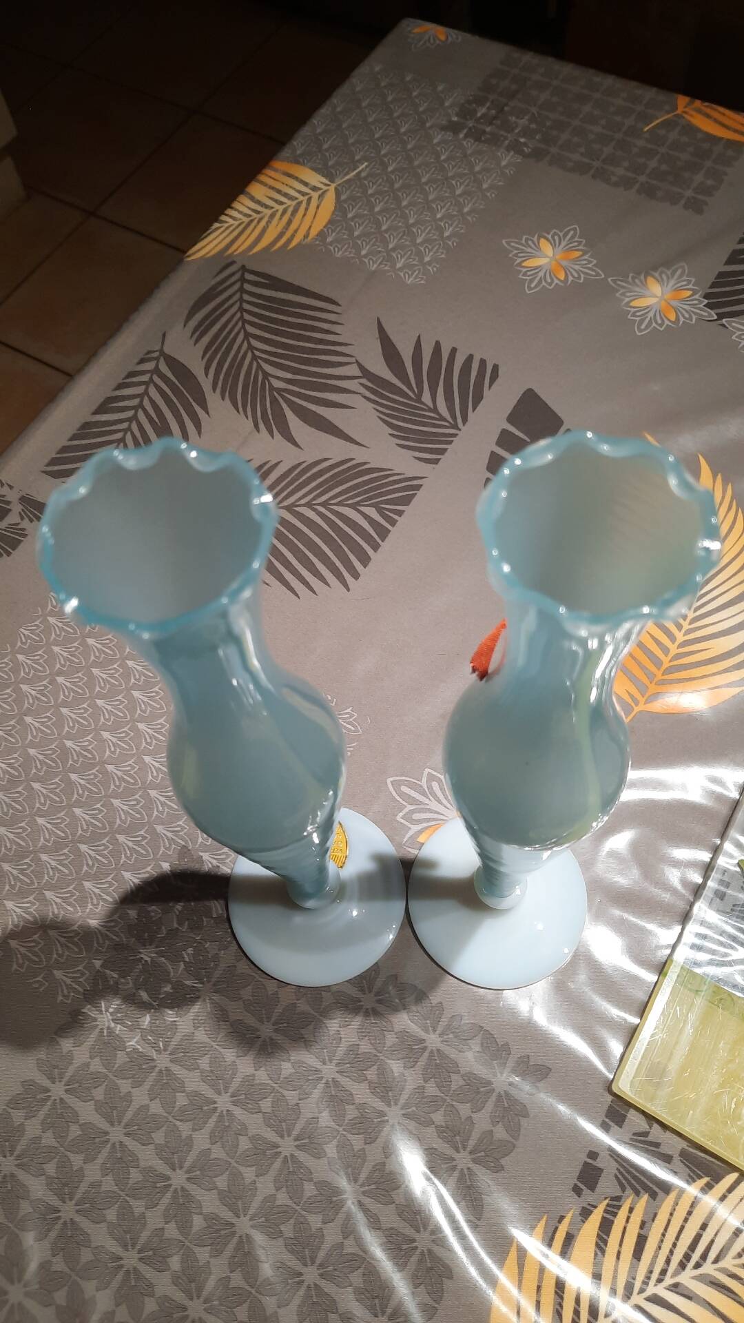 Paires de vases anciens en opaline
