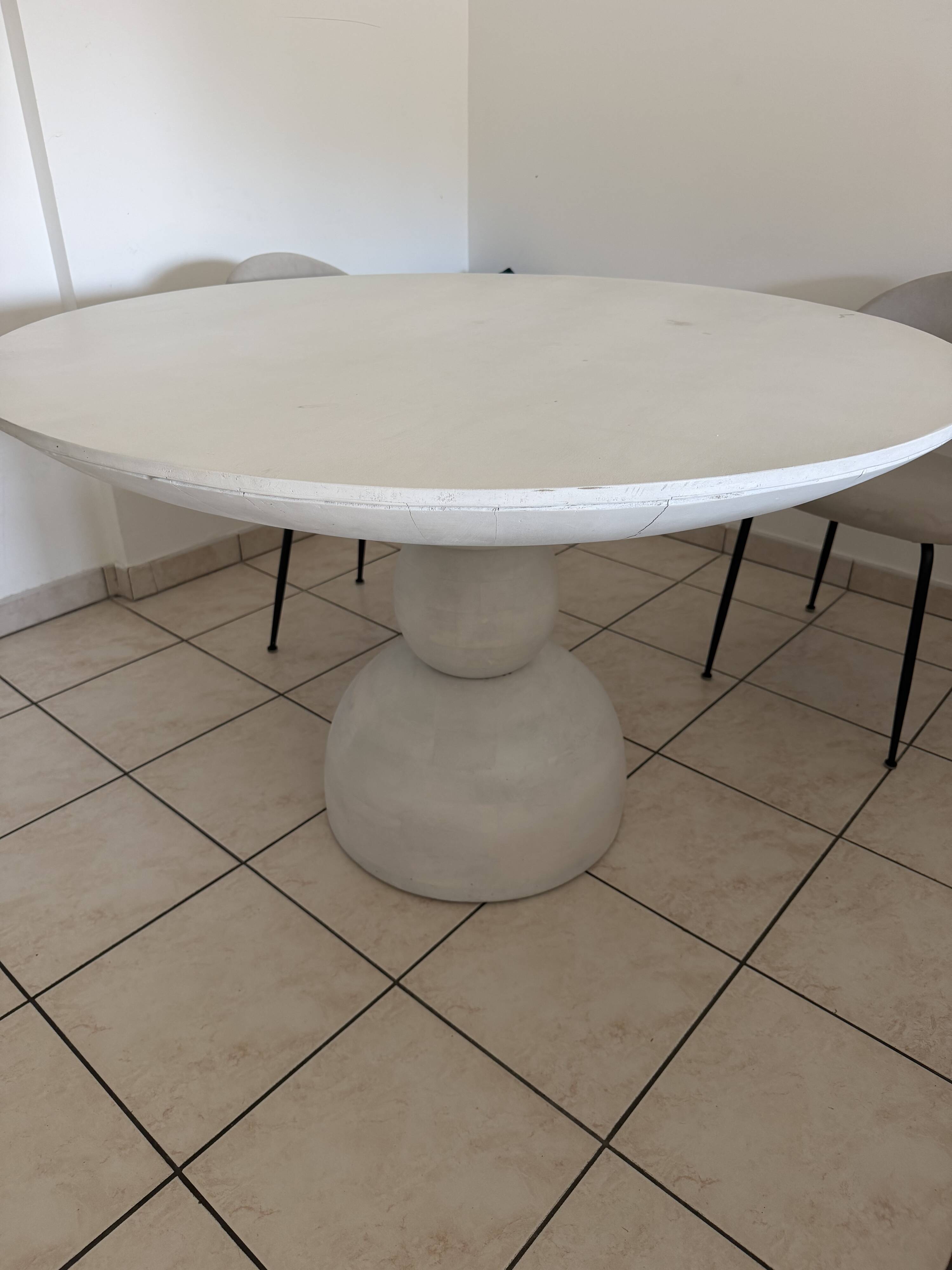 Mango wood dining table