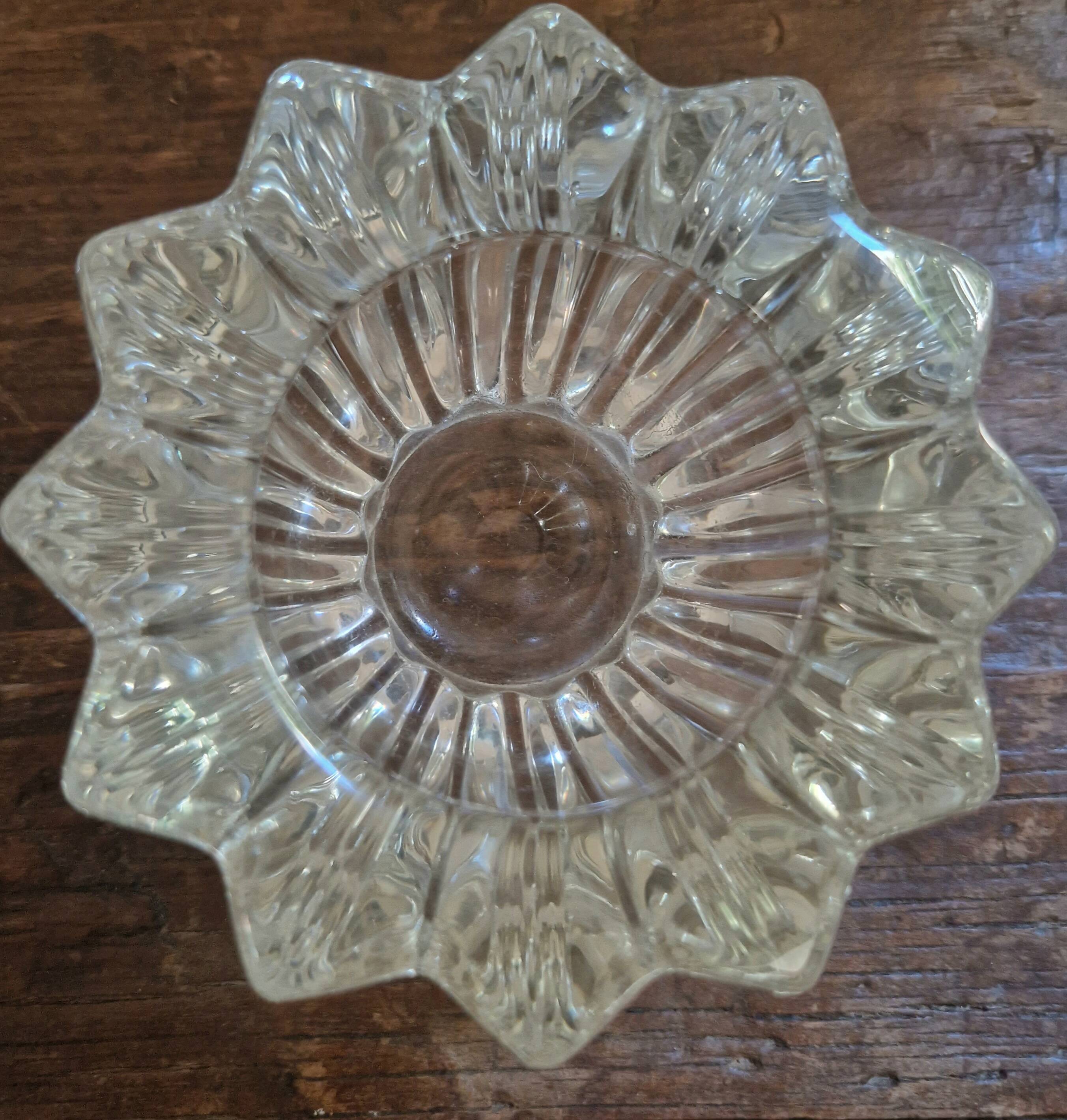 Pair of Art Deco candlesticks in pressed glass moulded signed by AVESN
