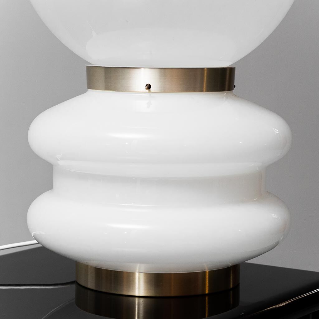 Lampe de table produite par Stilux Milano dans les années 60
