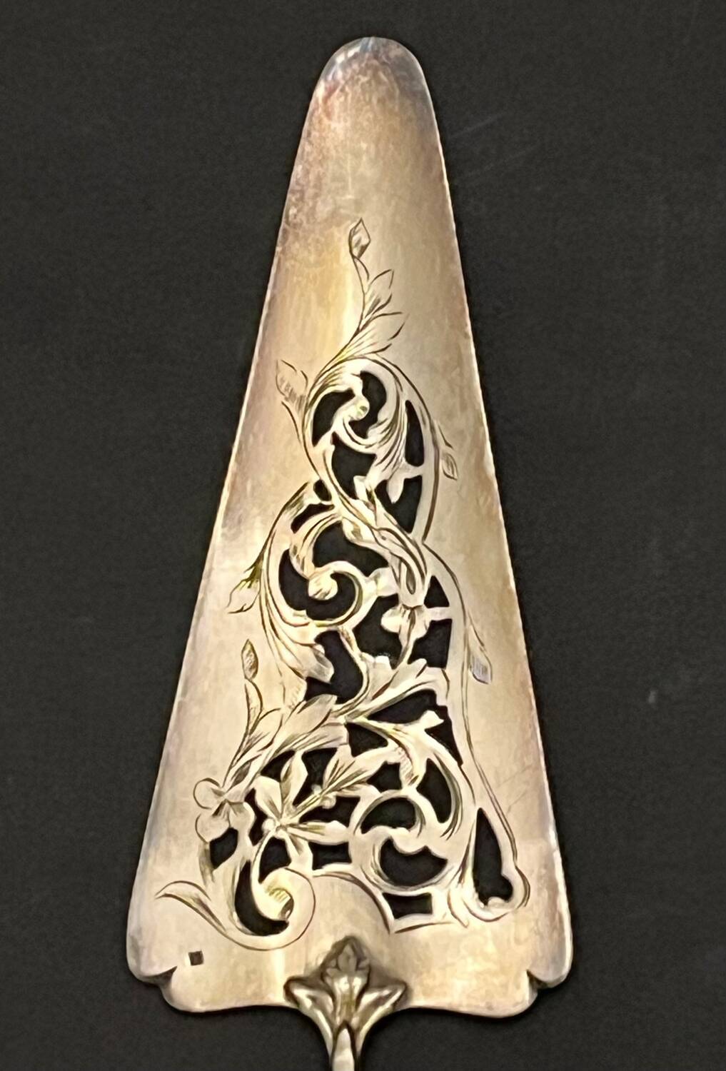 Rocaille silver-plated metal pie server