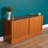 Buffet danois à porte tambour en teck rétro danois moderne Poul Hundevad (HU)