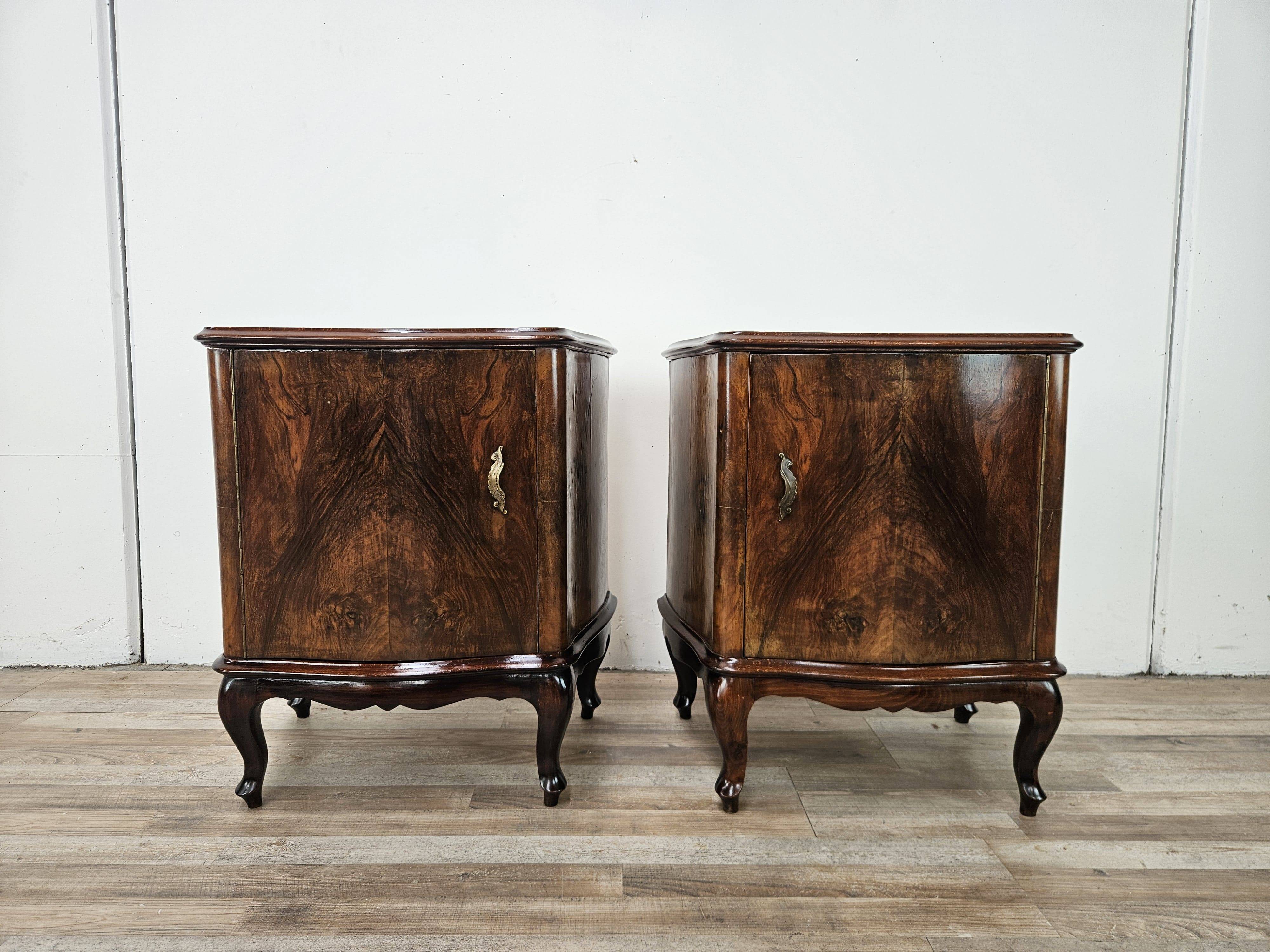 Pair of 1940s Chippendale bedside tables in walnut burl