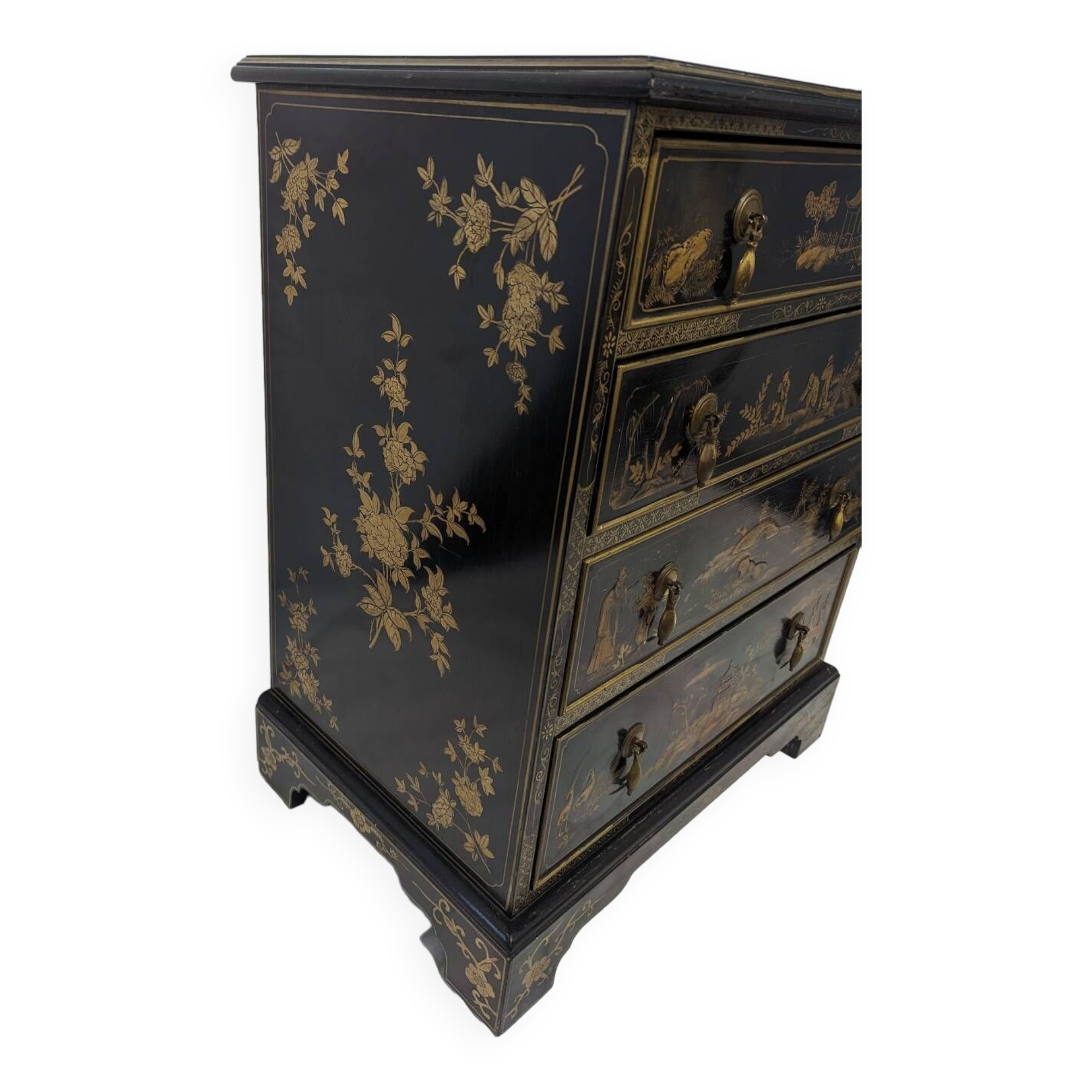 Asian chest of drawers in Chinese lacquer