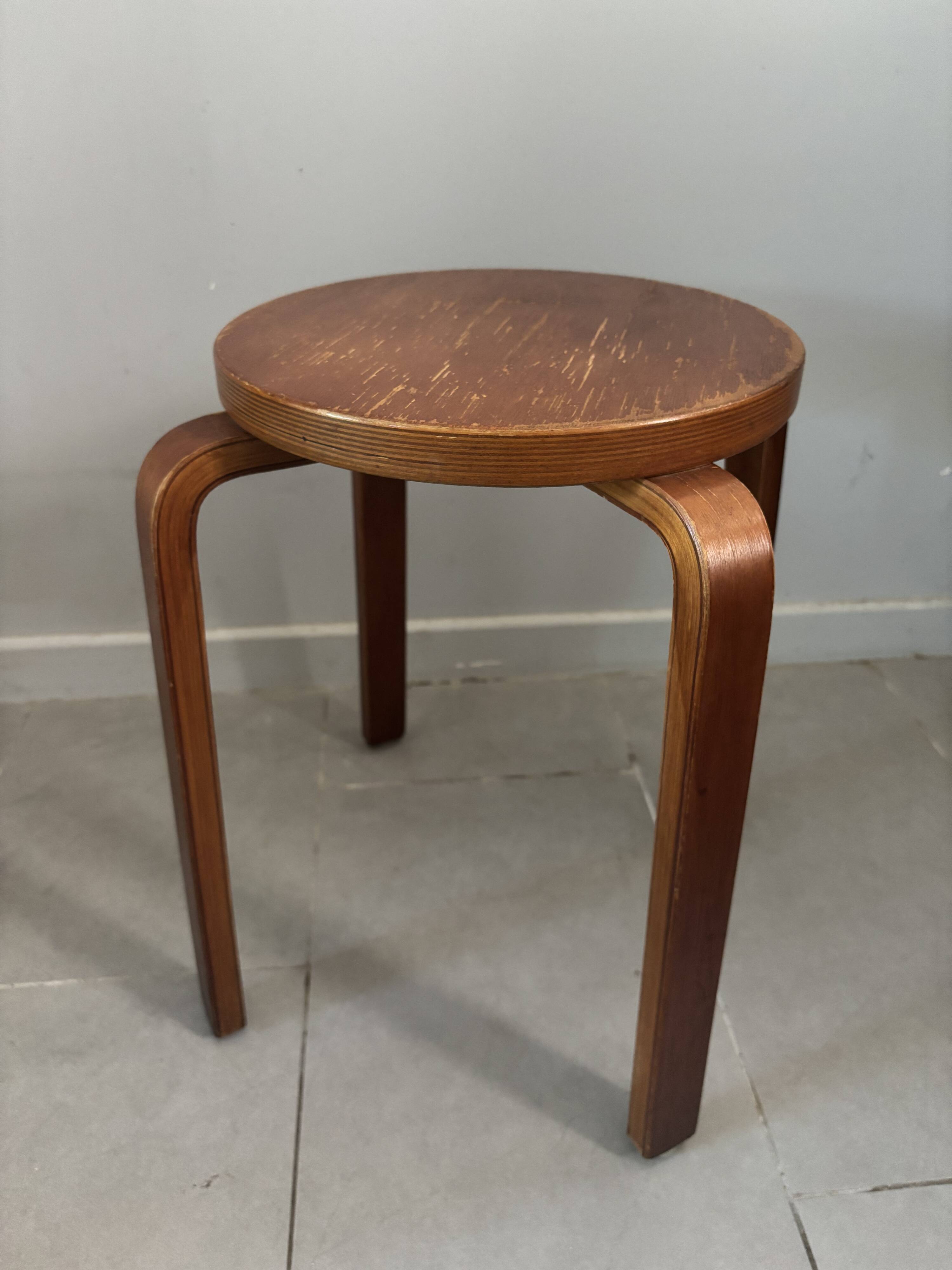 Pair of Artek stools model E60 (rare version with 4 legs), Alvar Aalto
