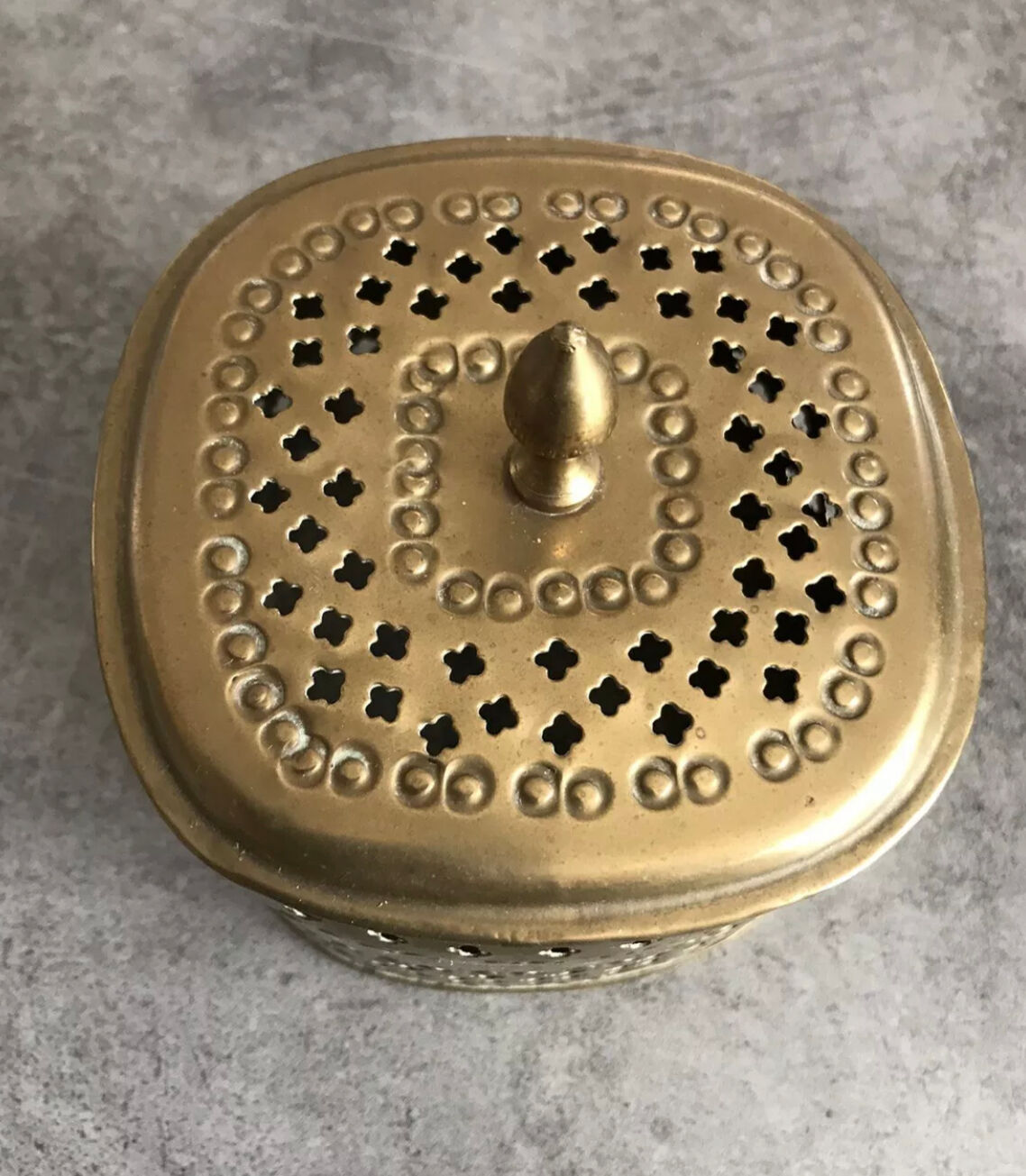 SQUARE DECORATIVE JEWELRY BOX MADE OF BRASS