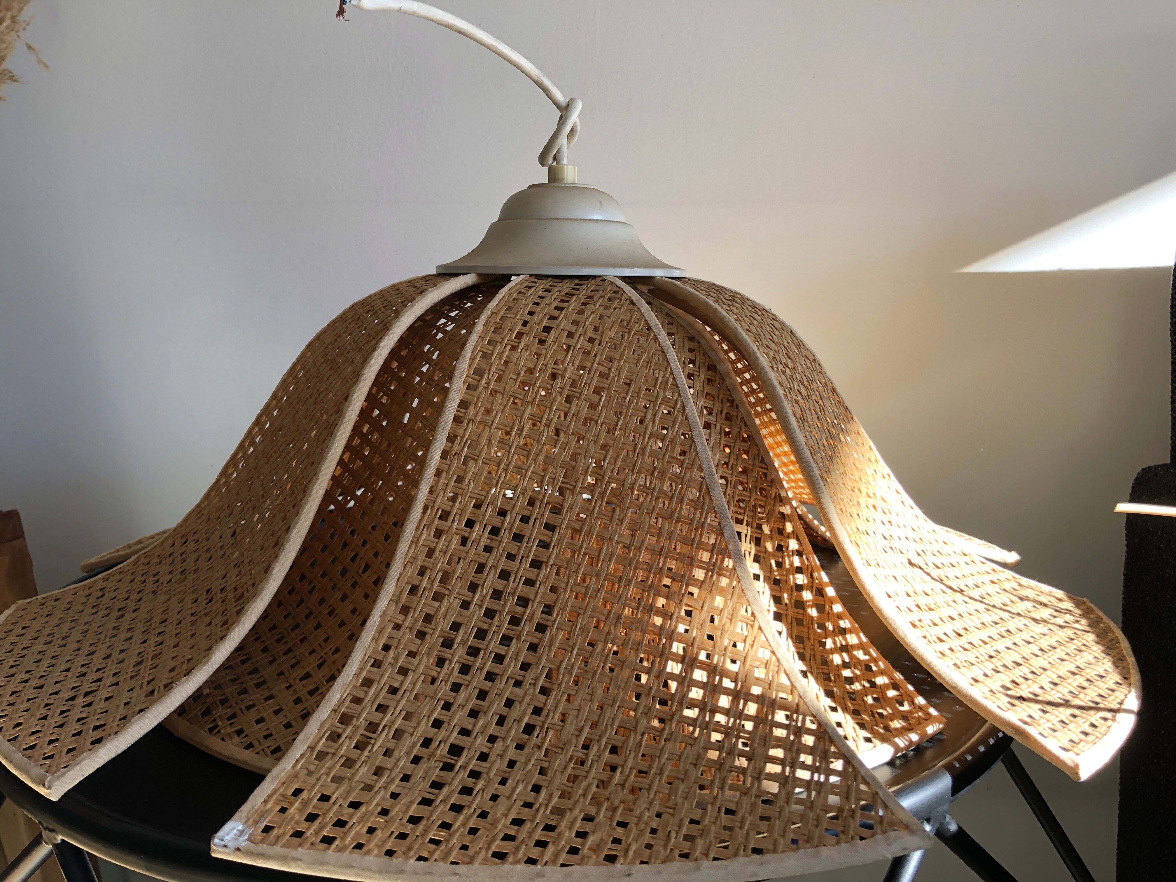 Hanging luster canage