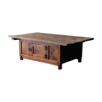 Popular art coffee table, Savoy, 19th century