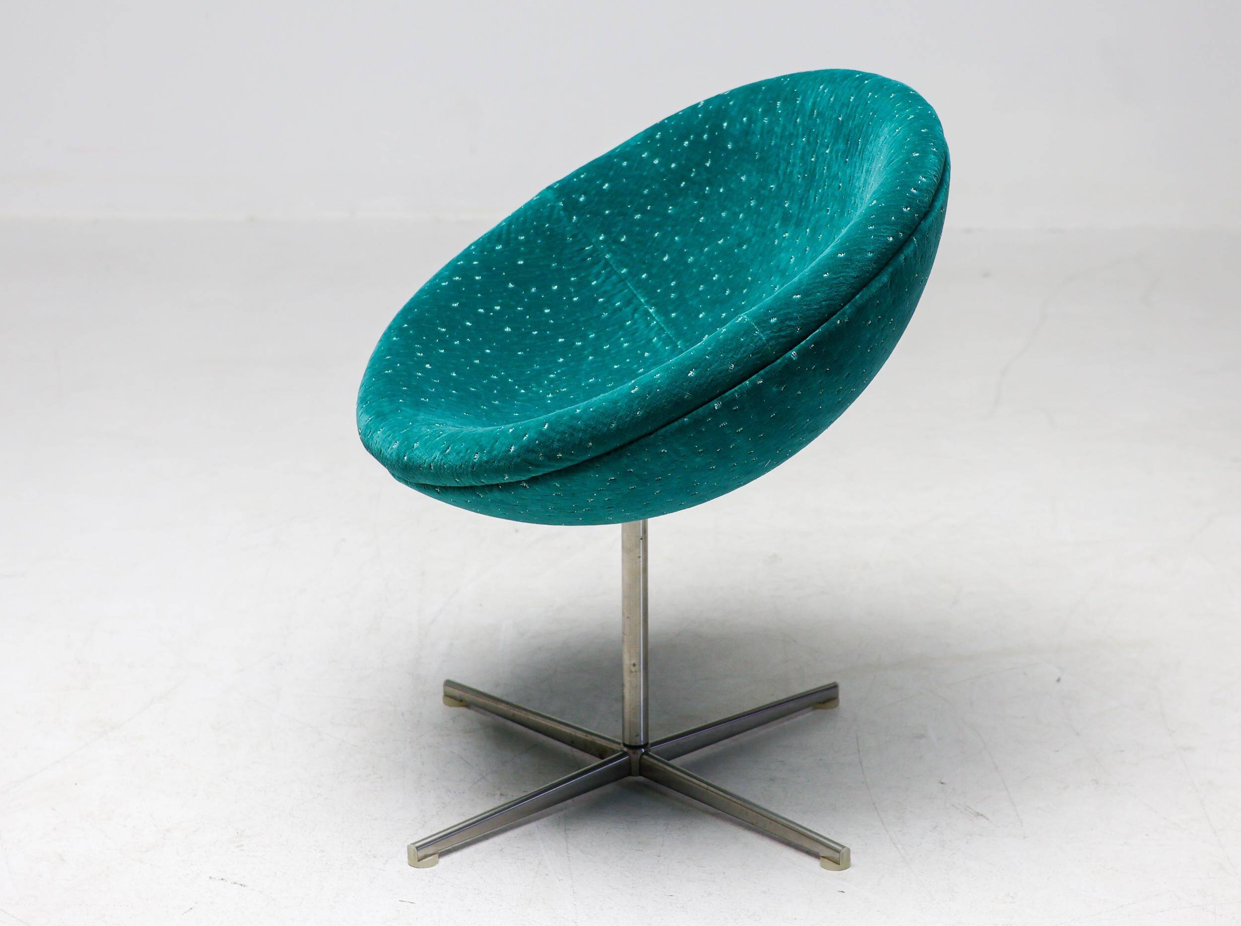Unique chairs Tramontana Jade and Ember Velvet Verner Panton C1