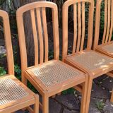 Chaises en bois et cannage