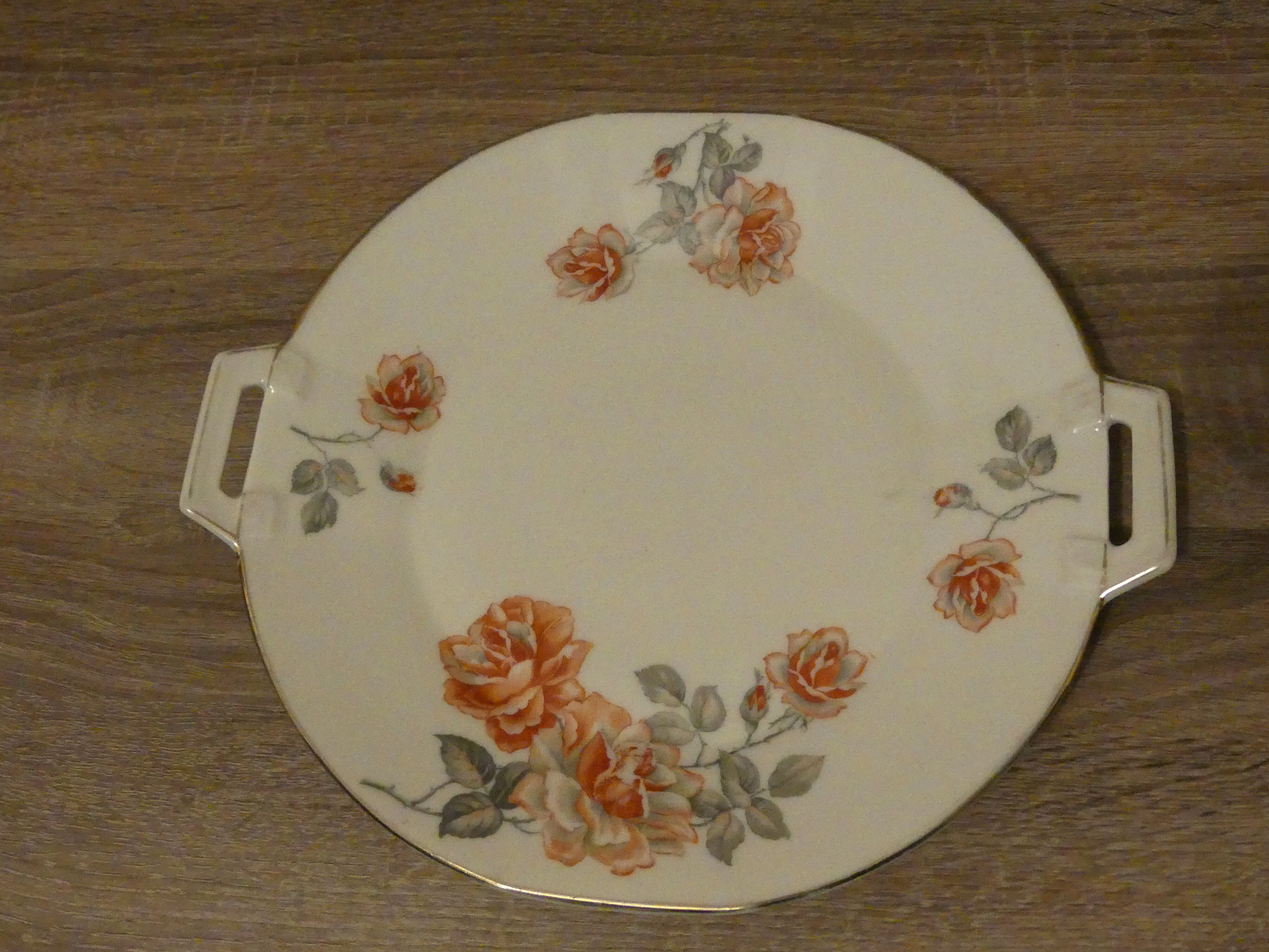 Porcelain top decorated with roses