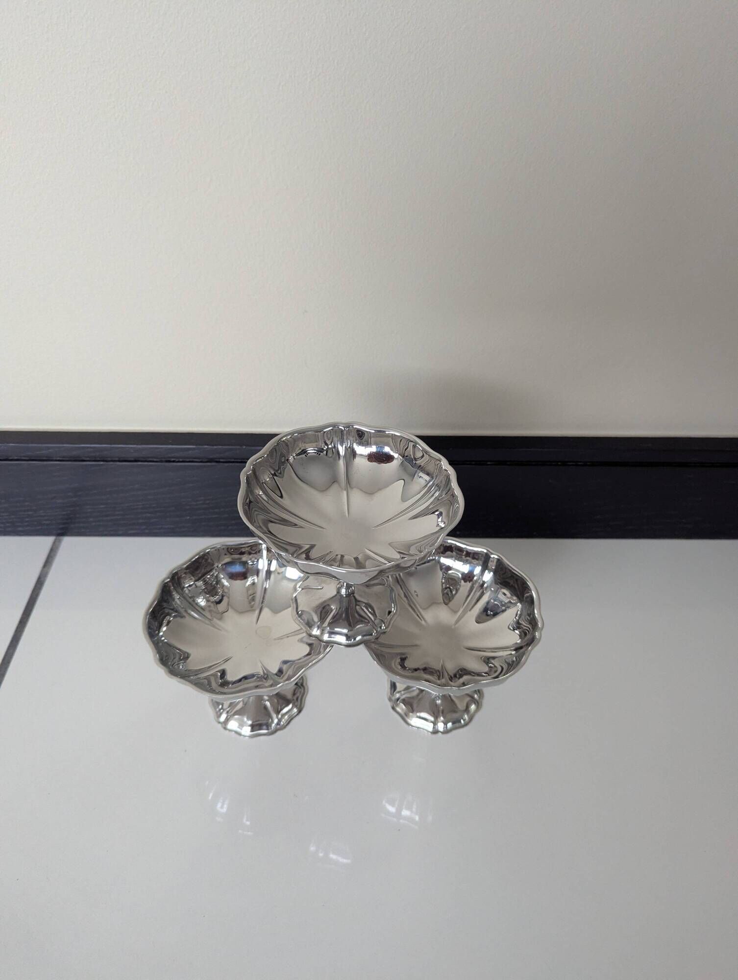 Set of 3 footed ice cream bowls