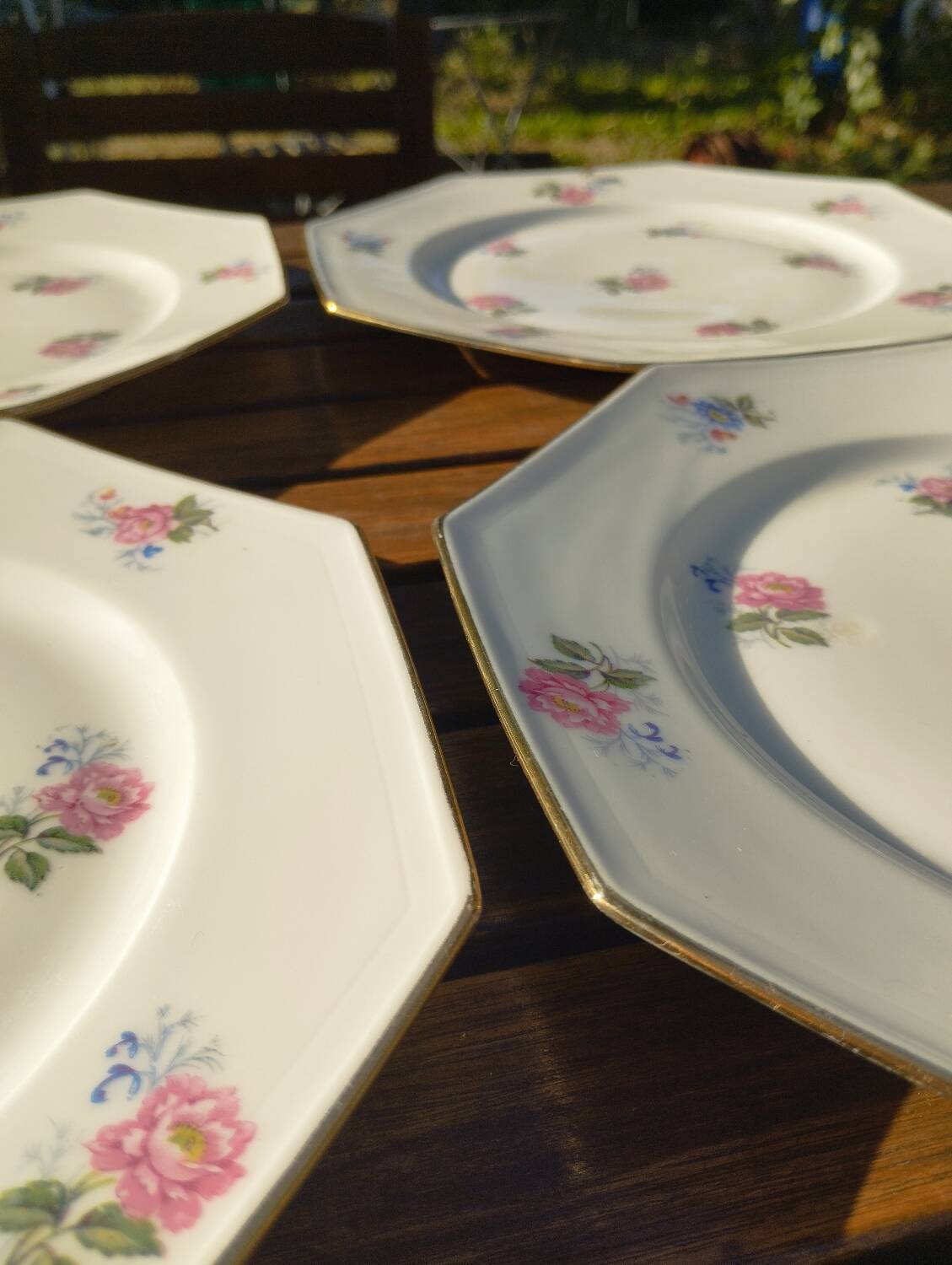 4 flat plates in Limoges porcelain