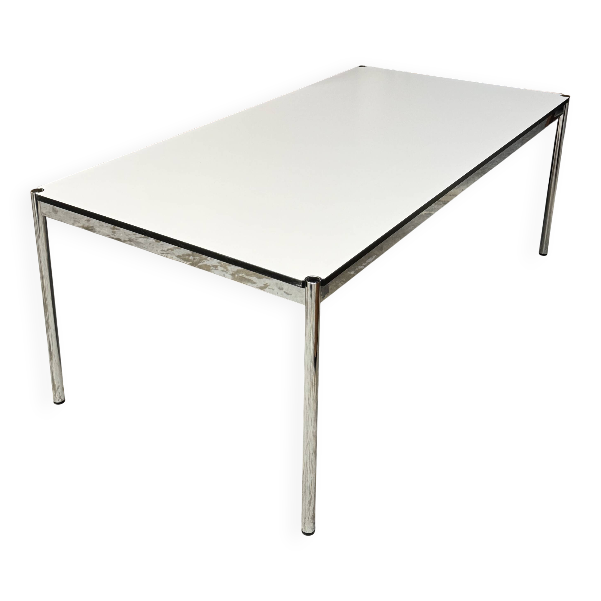 USM HALLER table