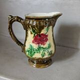 Small pitcher/cream jug in majolica.