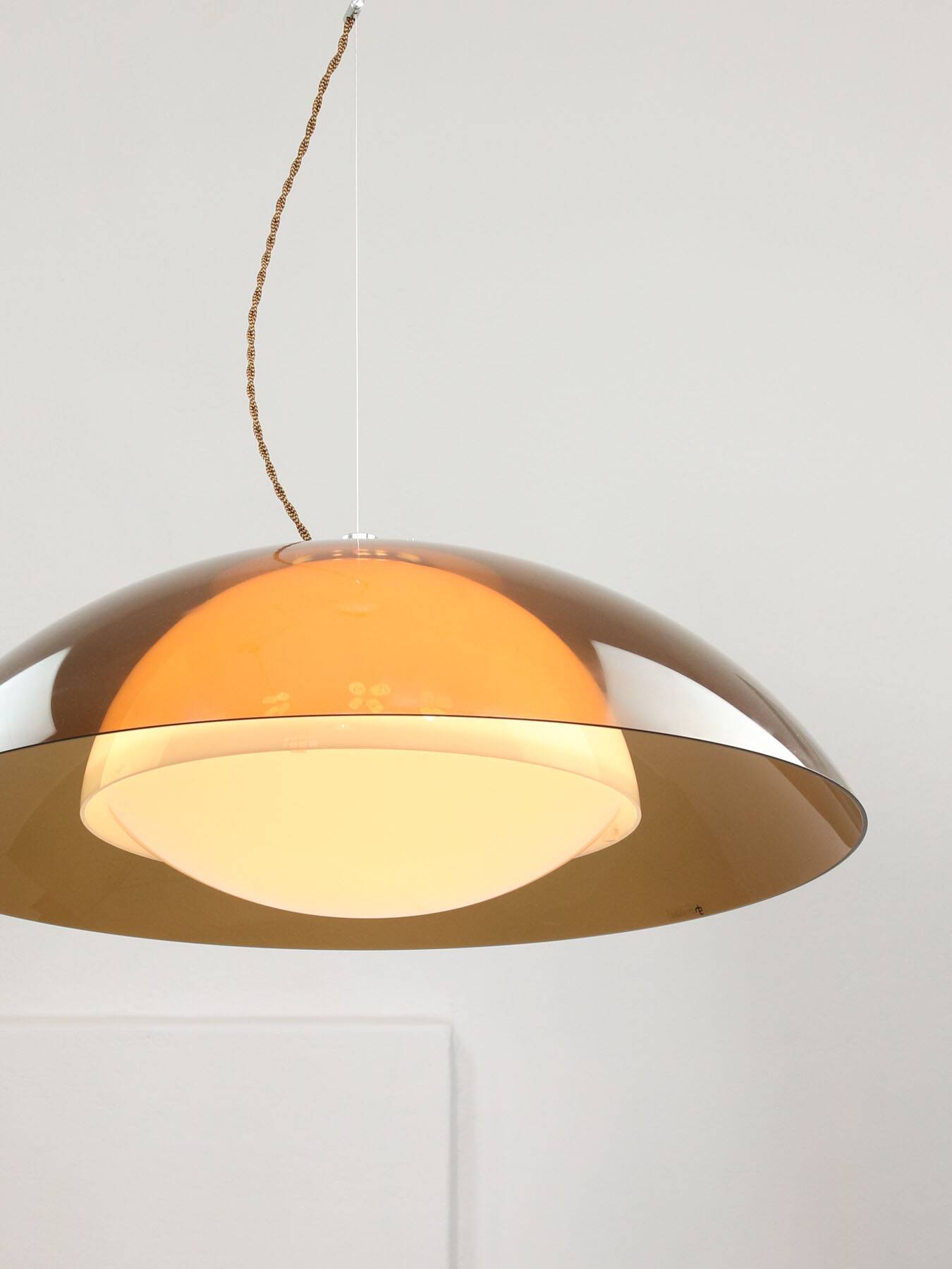 Lampe Space Age en forme d'ovni marron rare de Guzzini, années 1970