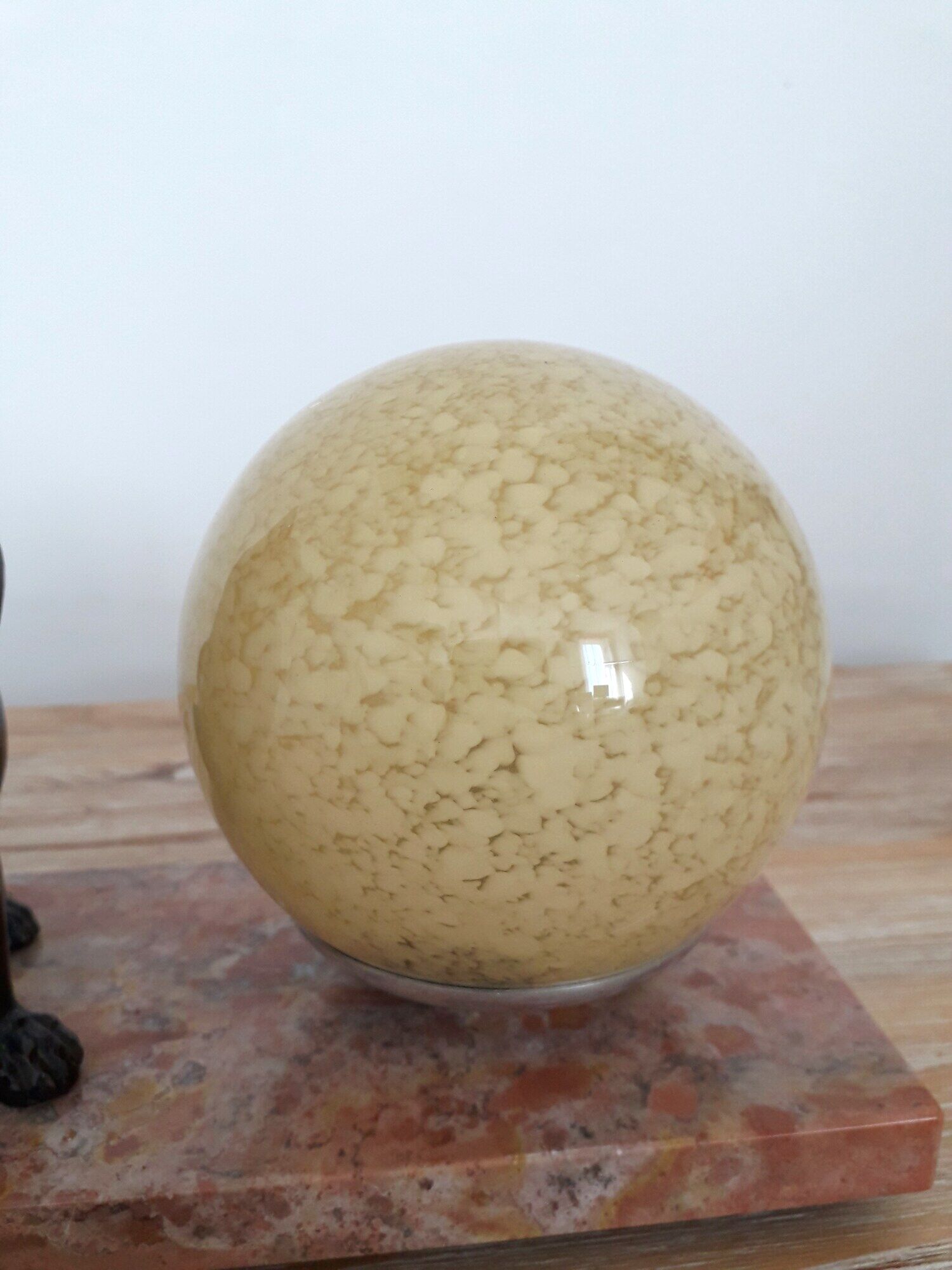 Old Lamp Art Deco - Dog regulates on marble base - Globe glass of Clichy - 1940