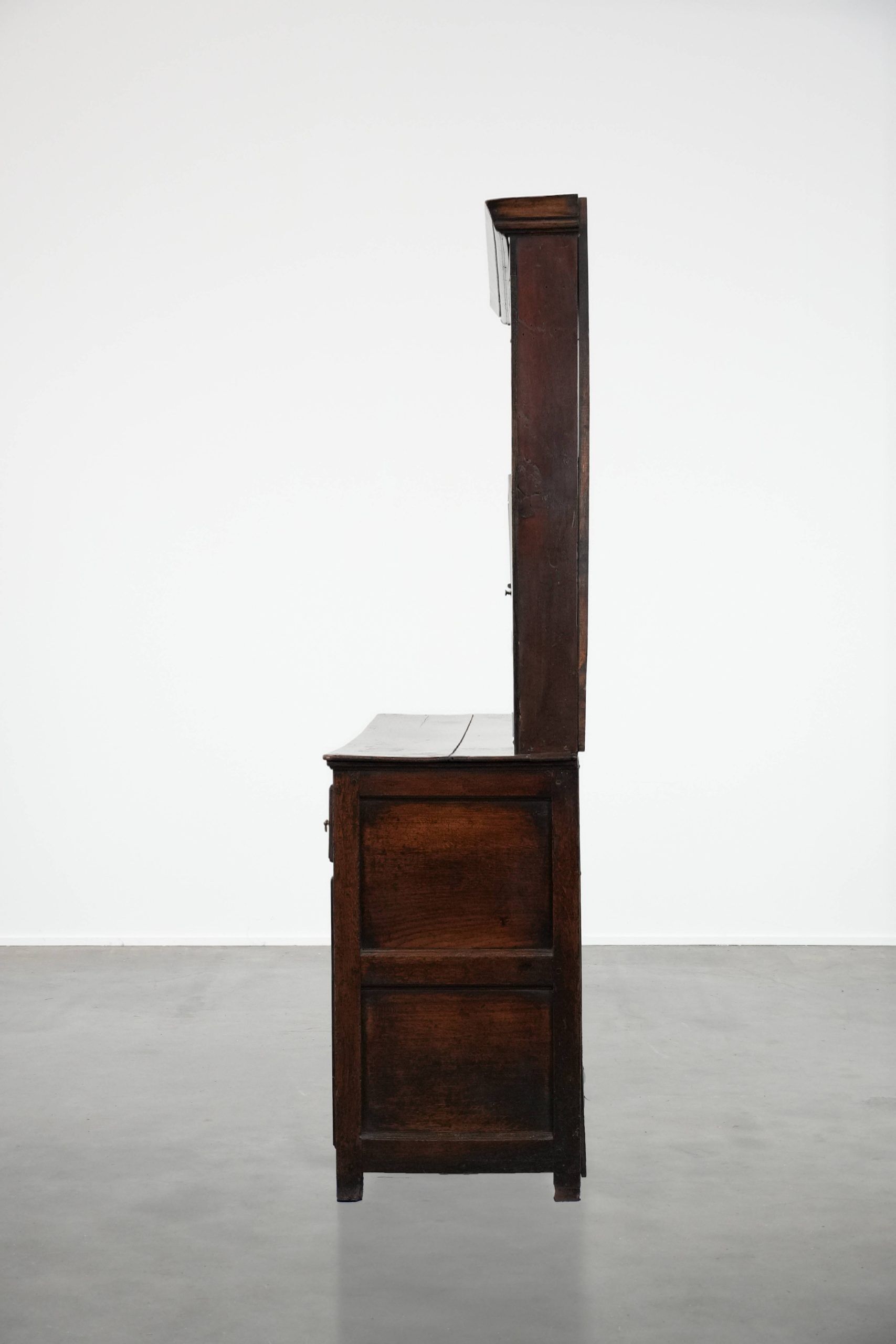 Large English antique oak kitchen cabinet / dresser from the 18th century