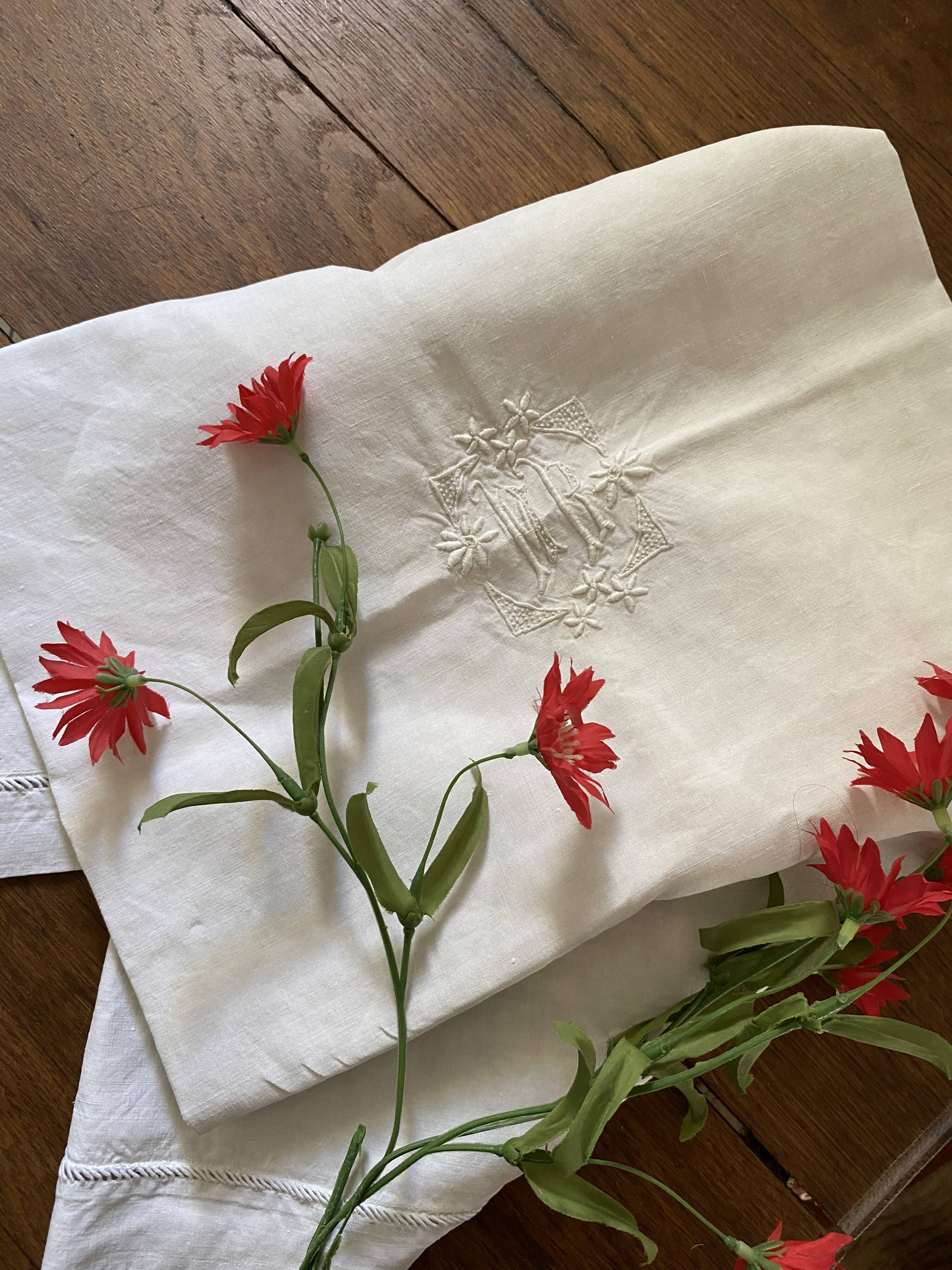 Cotton pillowcase with monogram MR