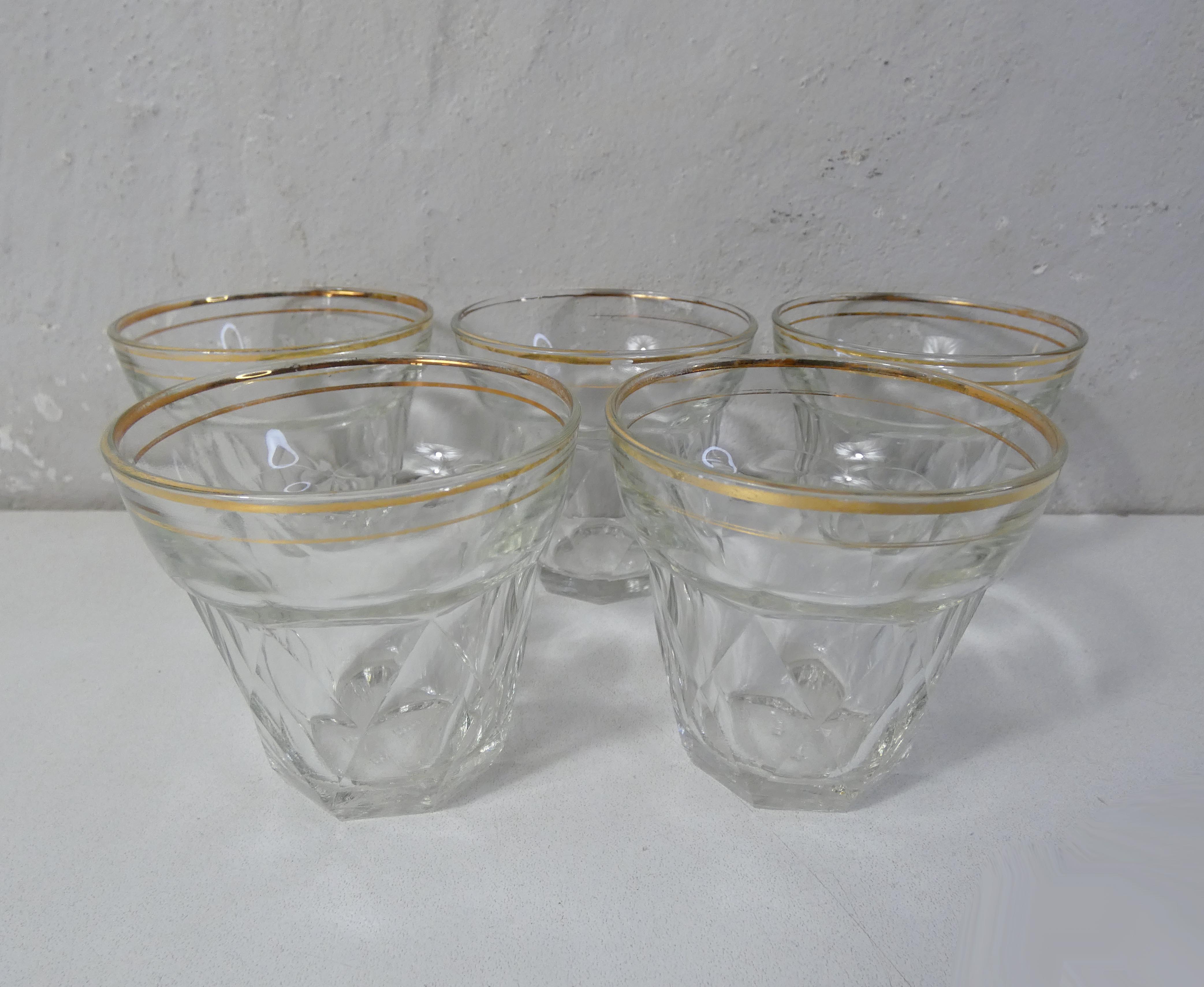 5 bistro glasses